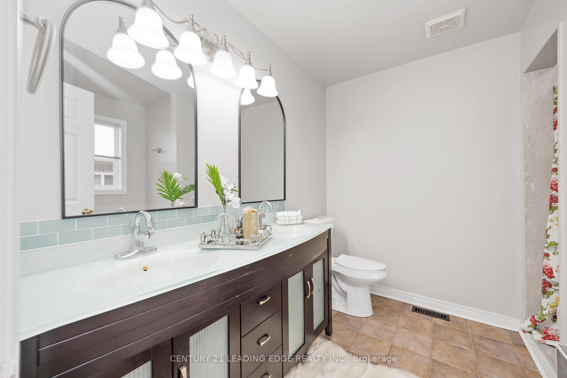 Photo 24 of 10 Shuttleworth Drive, Clarington, Courtice — HOMEH