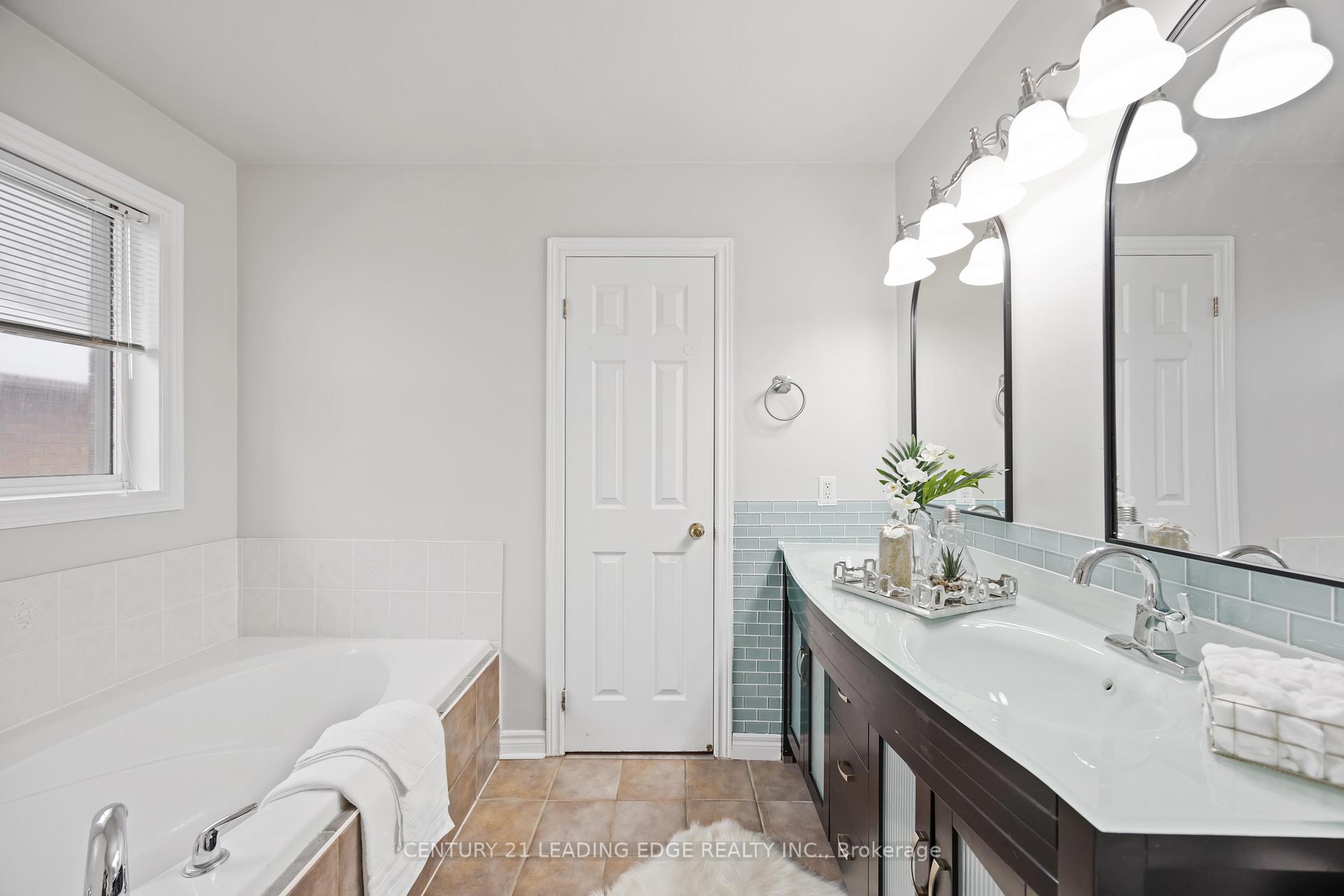 Photo 27 of 10 Shuttleworth Drive, Clarington, Courtice — HOMEH