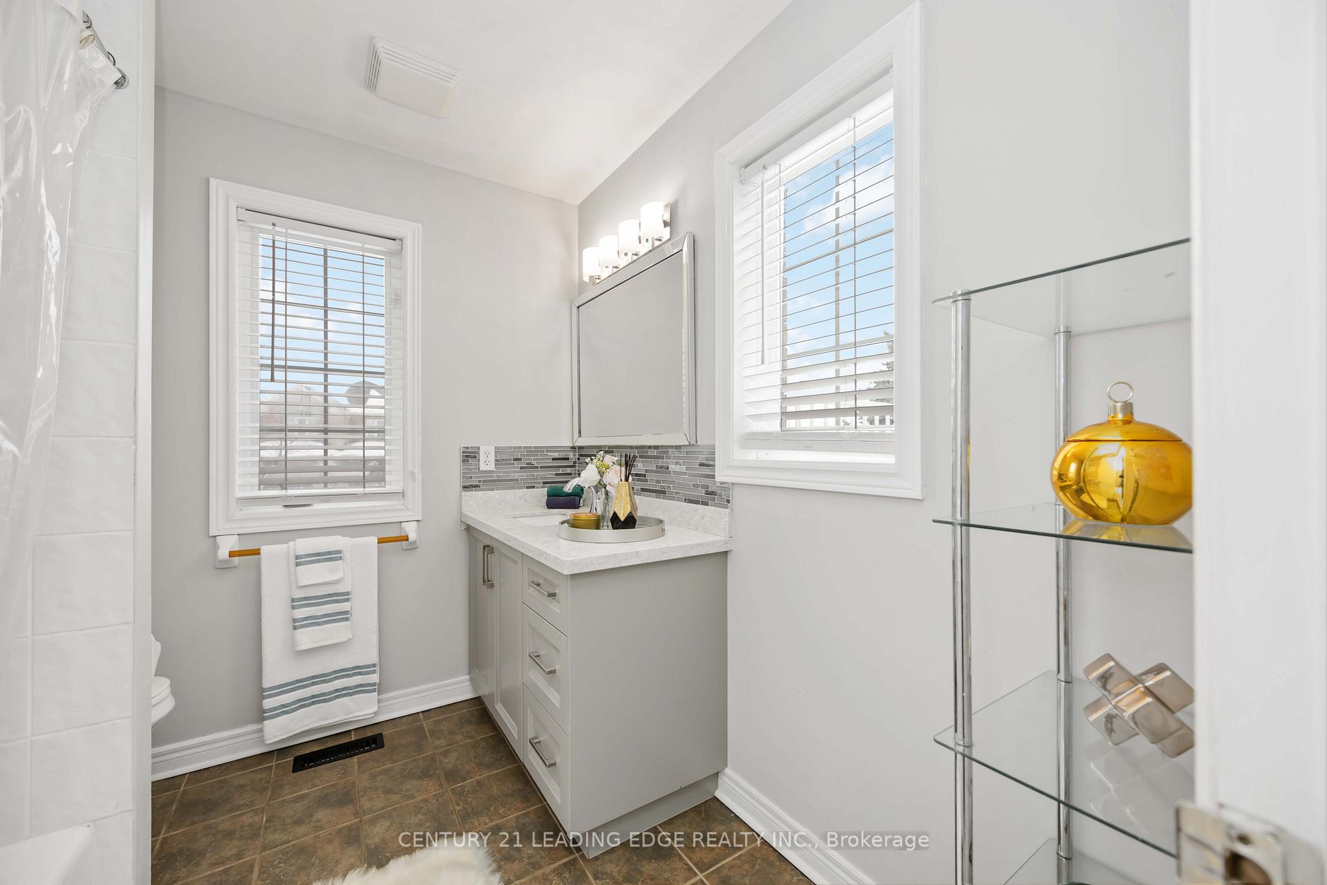 Photo 26 of 10 Shuttleworth Drive, Clarington, Courtice — HOMEH