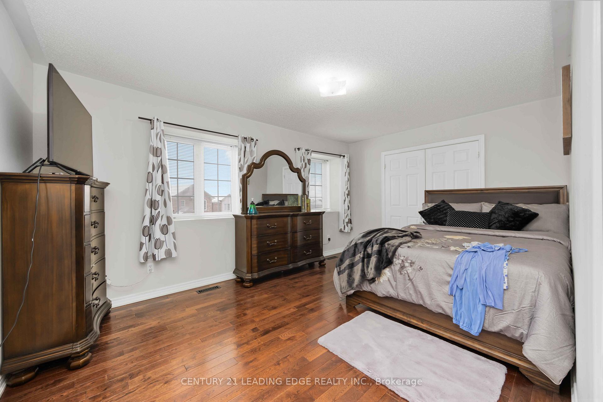 Photo 29 of 10 Shuttleworth Drive, Clarington, Courtice — HOMEH
