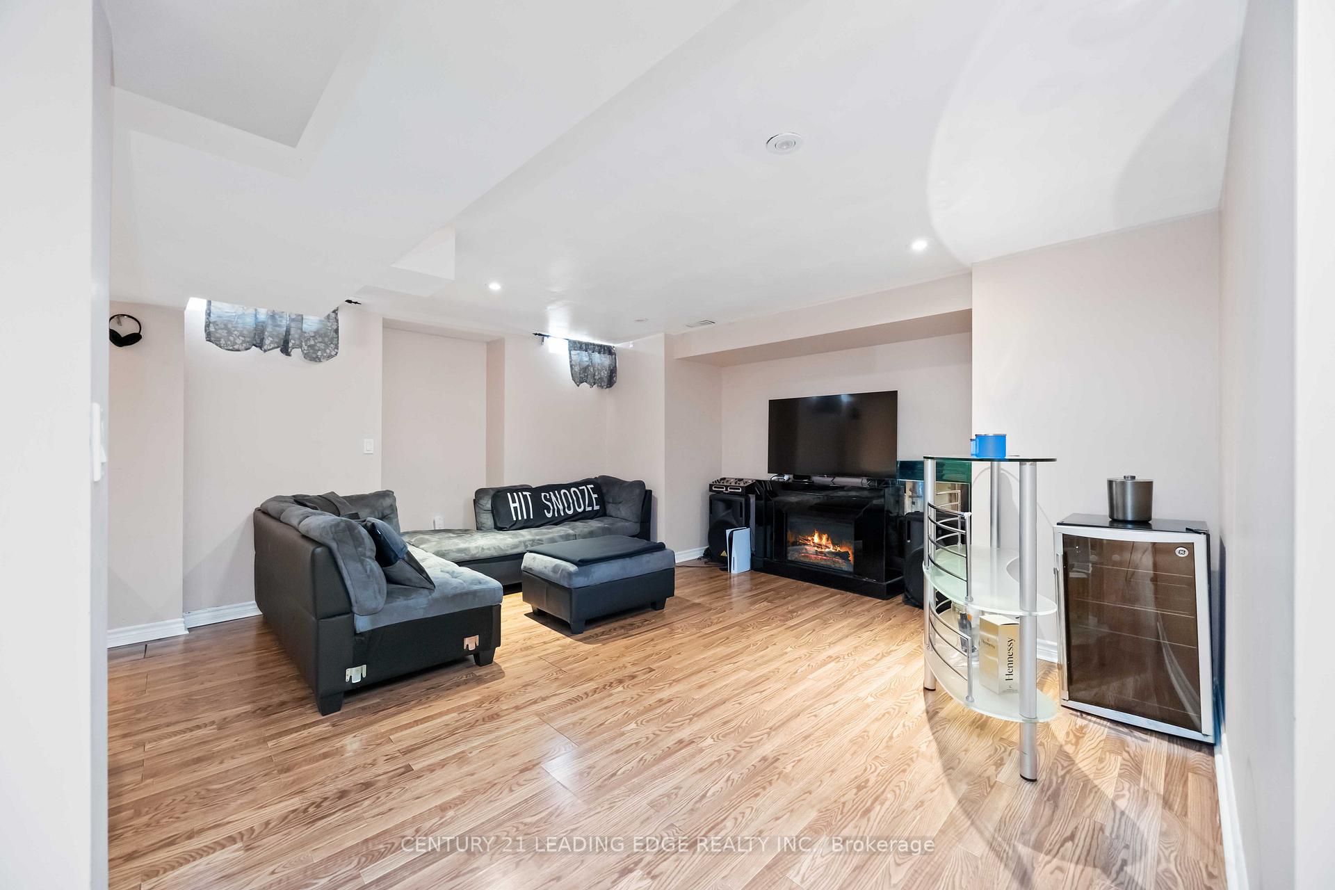 Photo 34 of 10 Shuttleworth Drive, Clarington, Courtice — HOMEH