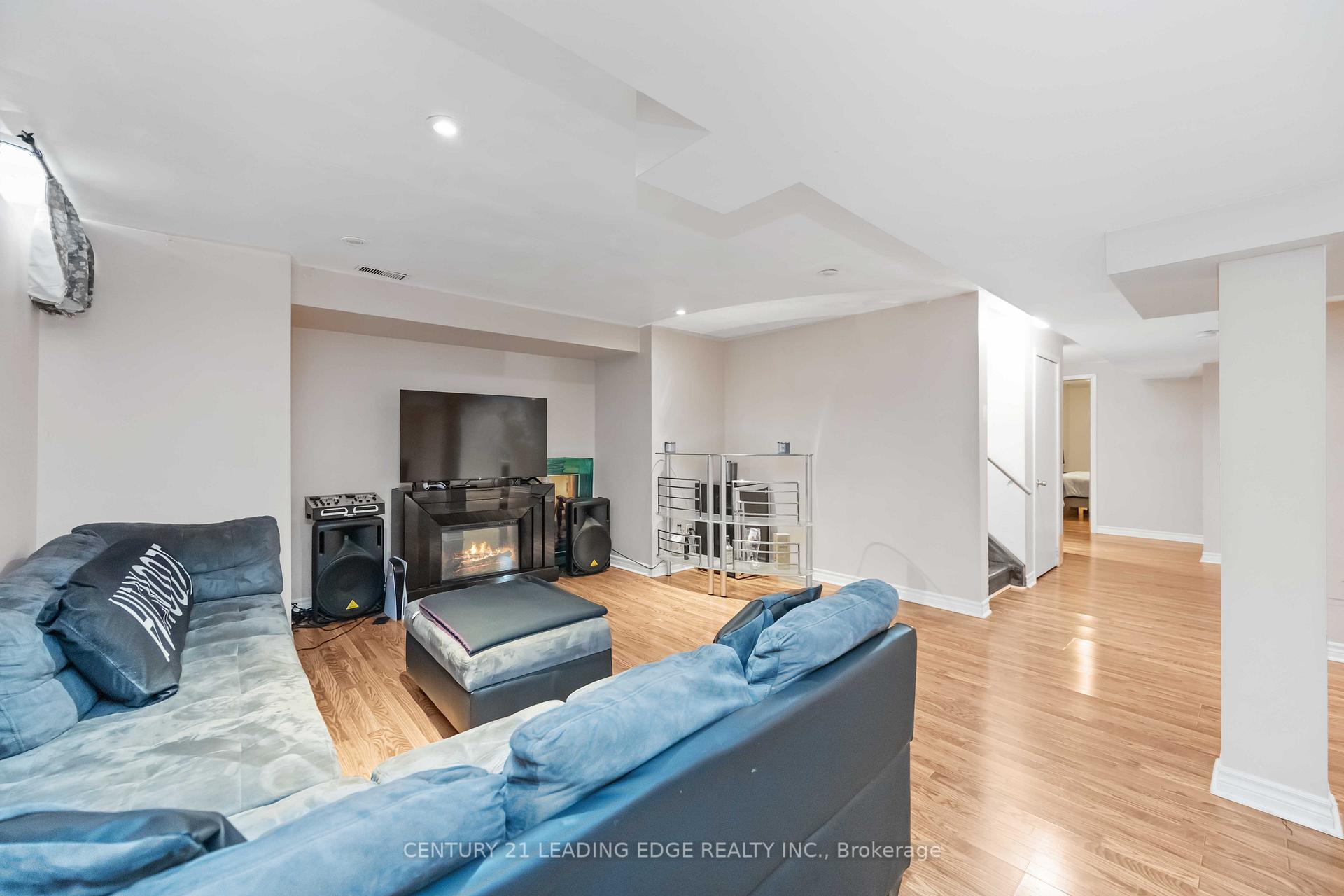 Photo 38 of 10 Shuttleworth Drive, Clarington, Courtice — HOMEH