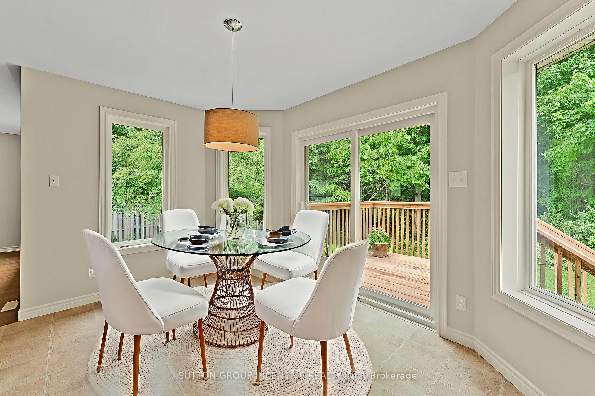 Photo 6 of 40 O'Neill Circle, Springwater, Phelpston — HOMEH
