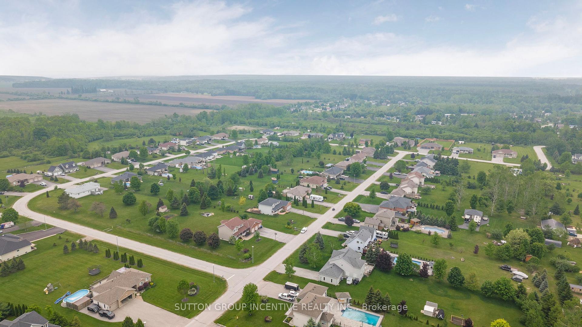 Photo 18 of 40 O'Neill Circle, Springwater, Phelpston — HOMEH