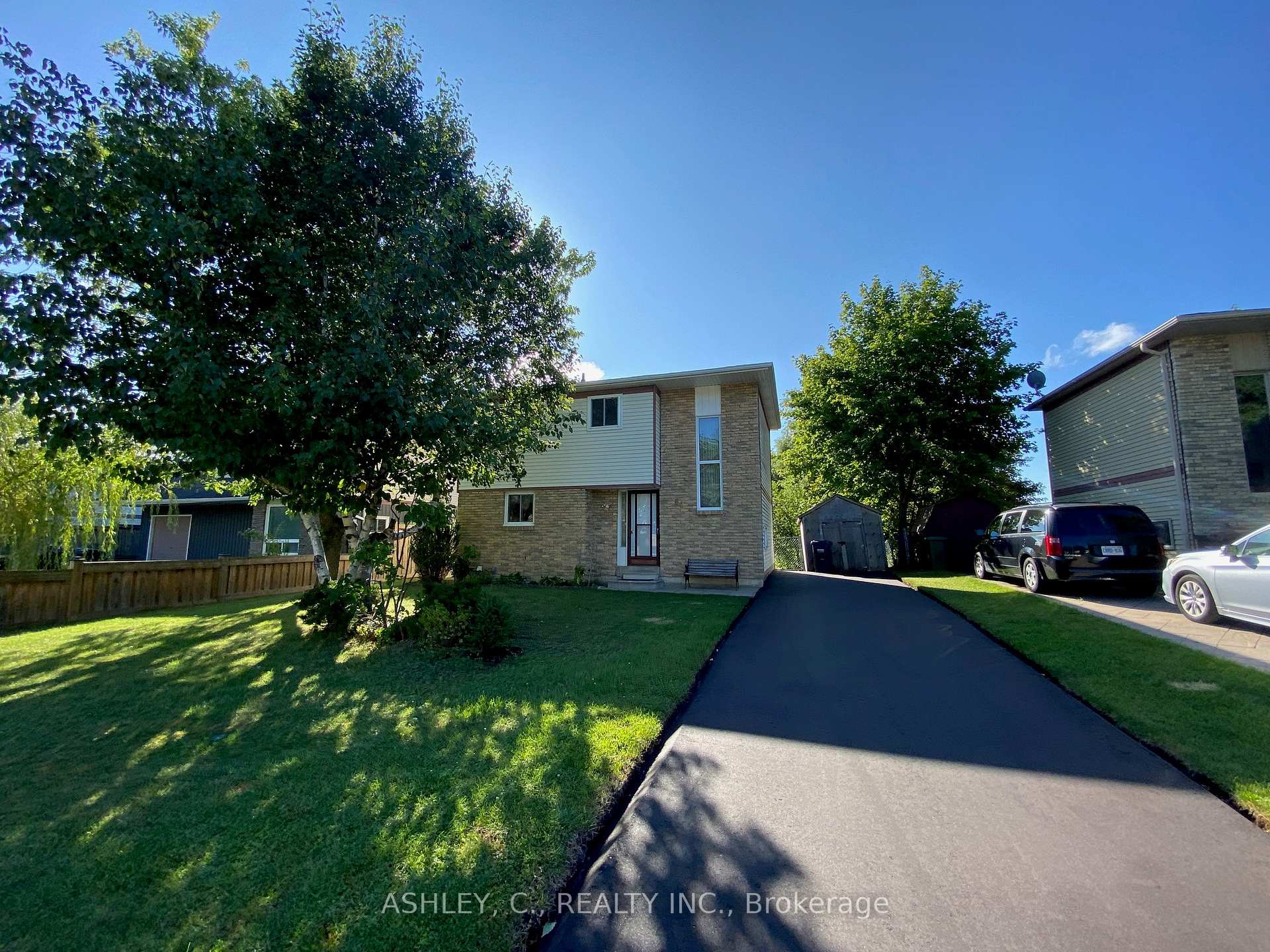 Photo 4 of 64 Downey Drive, Caledon, Bolton East — HOMEH