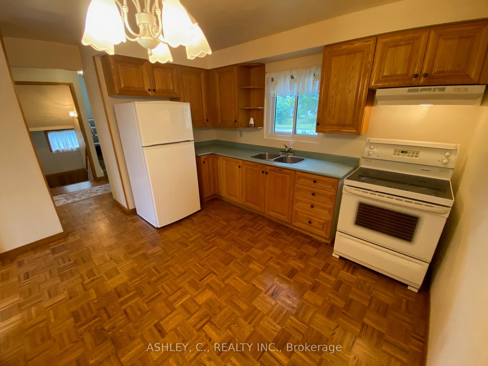 Photo 3 of 64 Downey Drive, Caledon, Bolton East — HOMEH