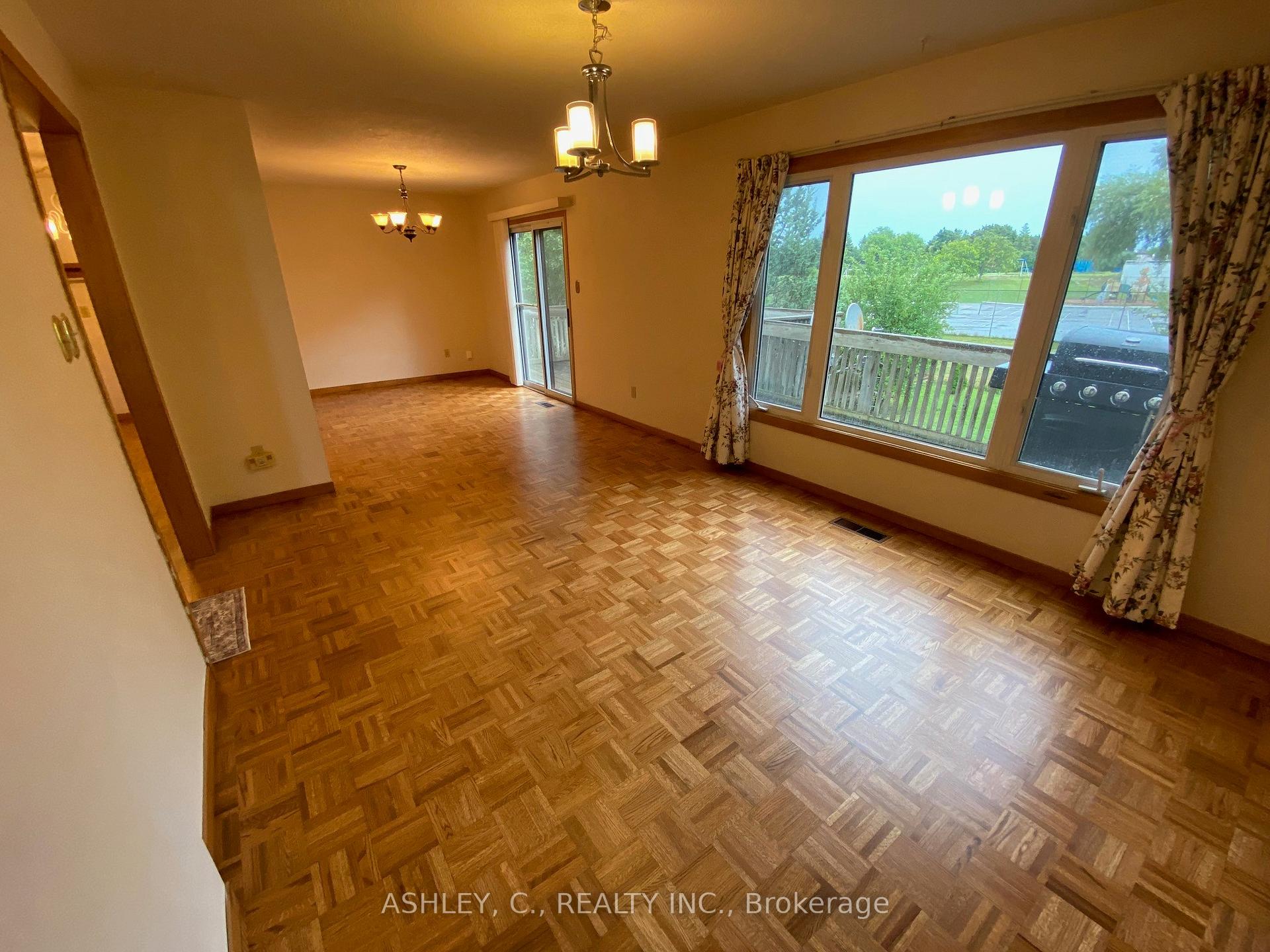 Photo 6 of 64 Downey Drive, Caledon, Bolton East — HOMEH