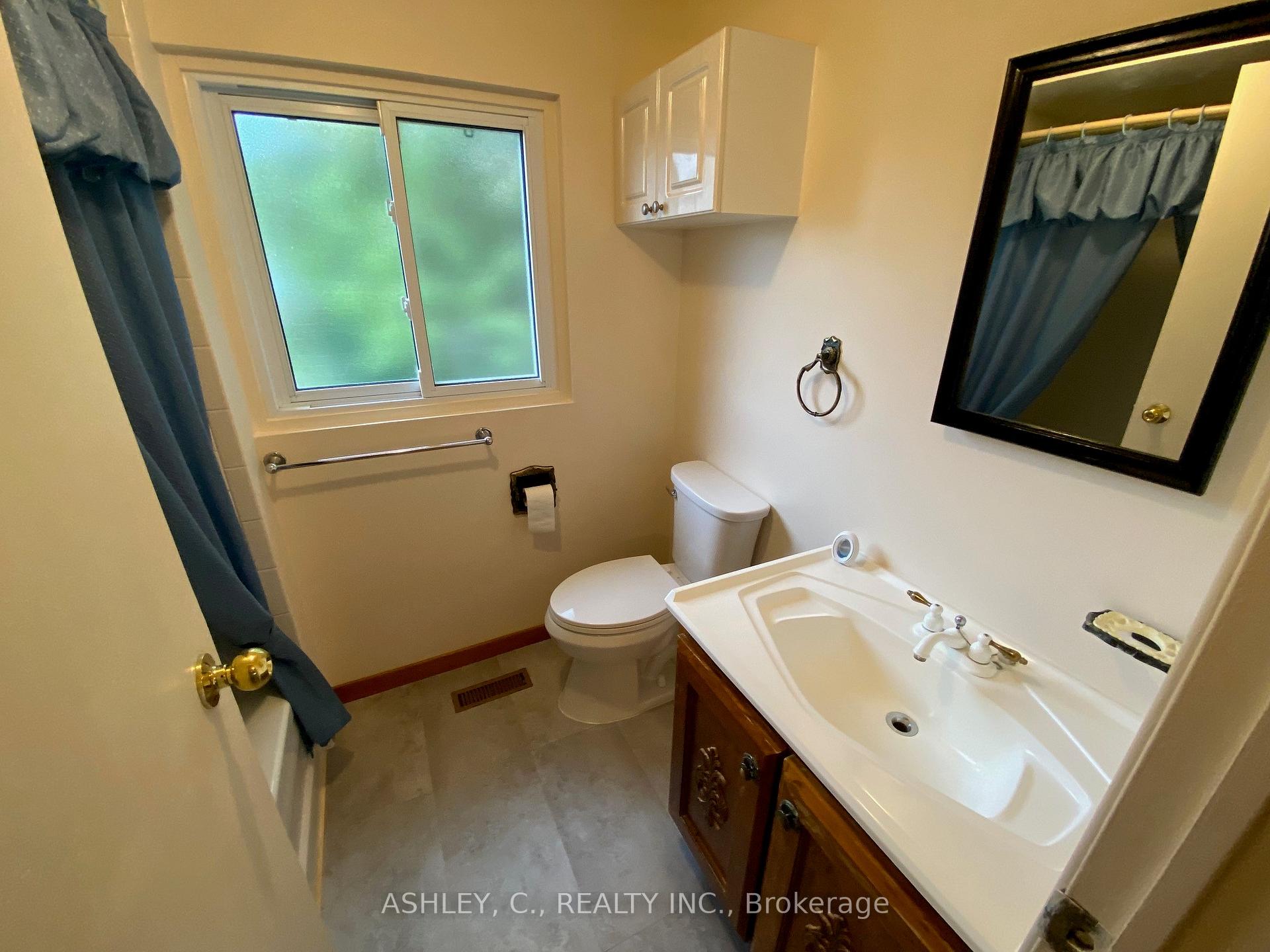 Photo 9 of 64 Downey Drive, Caledon, Bolton East — HOMEH