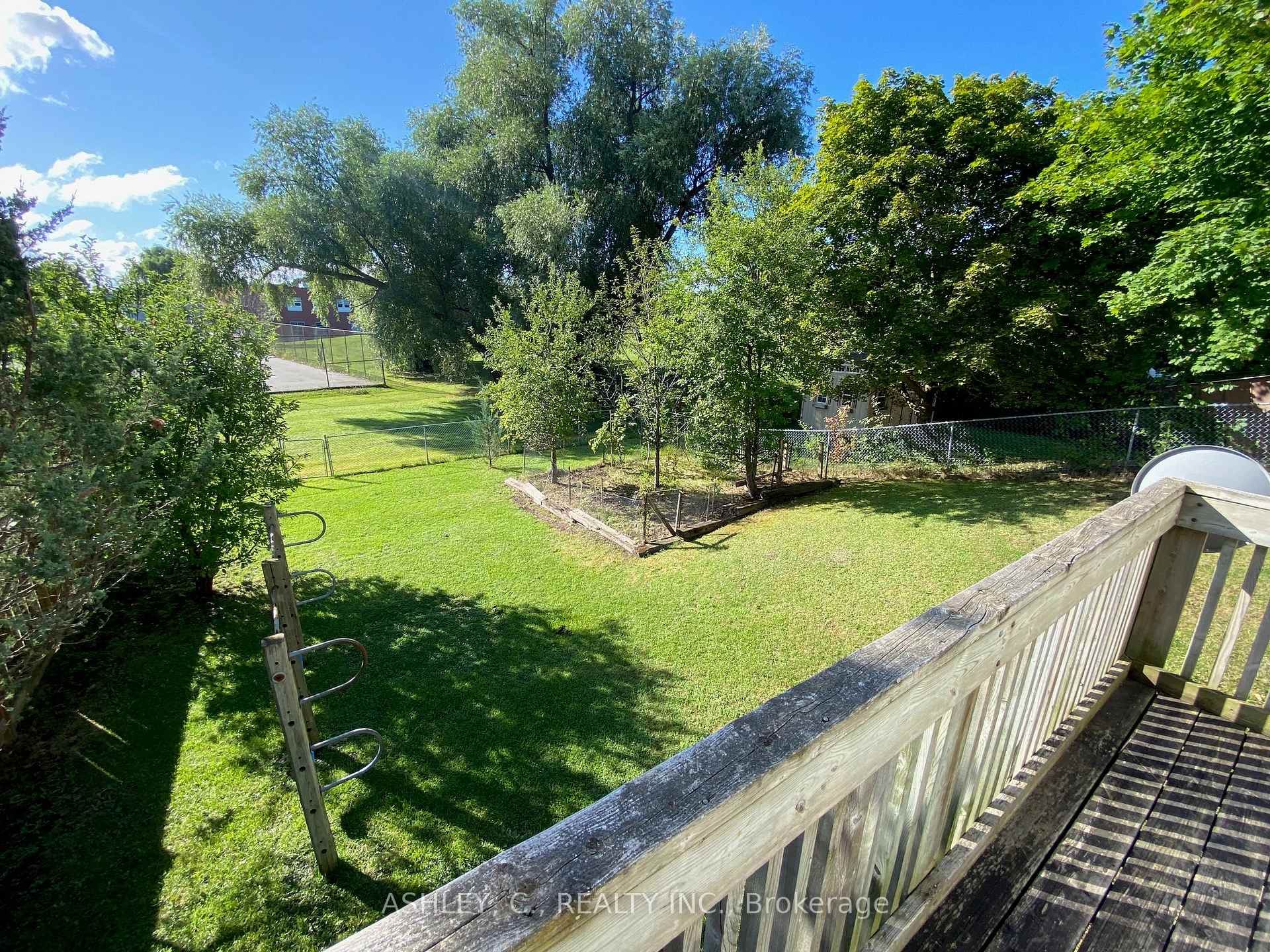 Photo 16 of 64 Downey Drive, Caledon, Bolton East — HOMEH