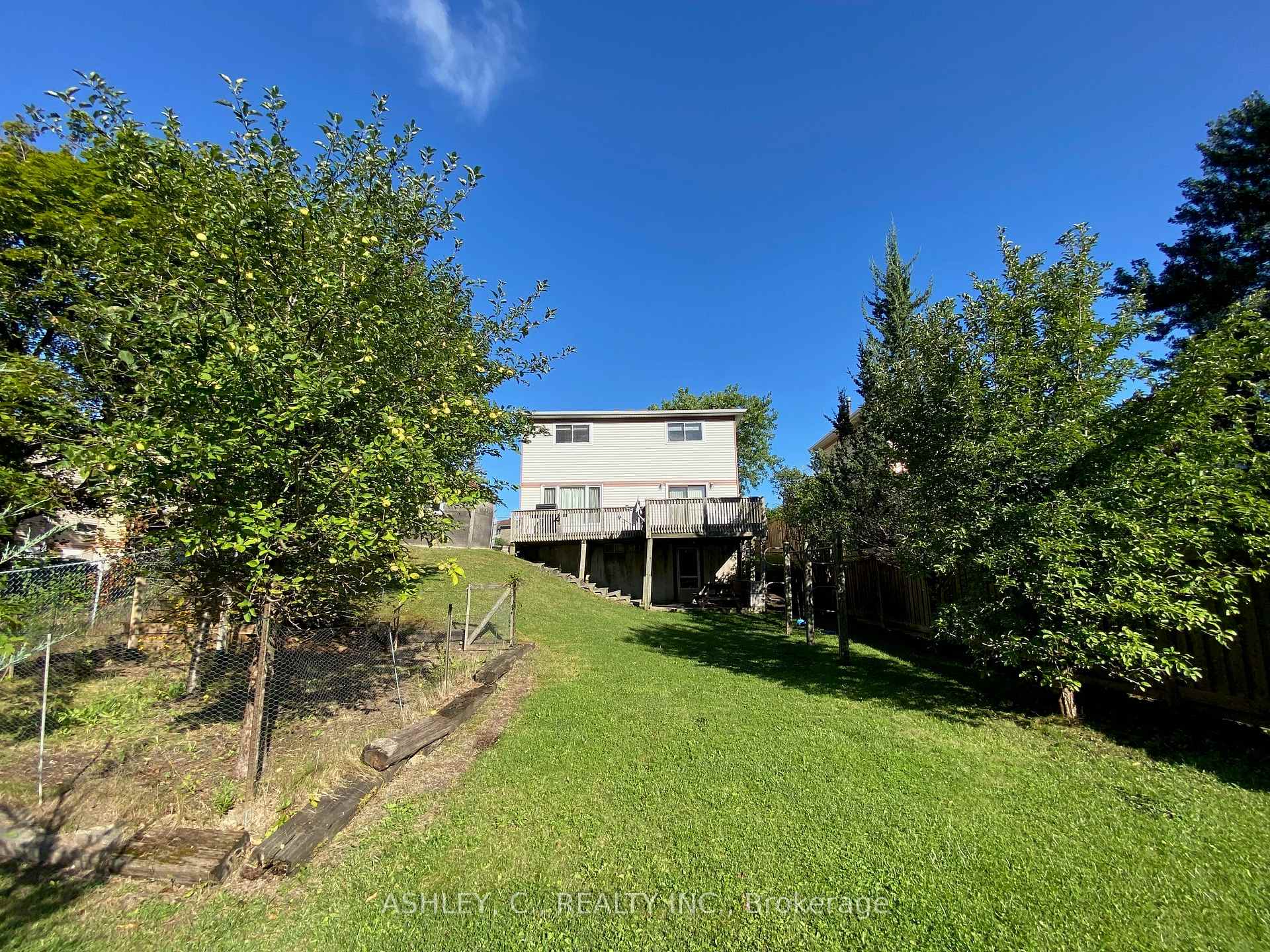Photo 17 of 64 Downey Drive, Caledon, Bolton East — HOMEH