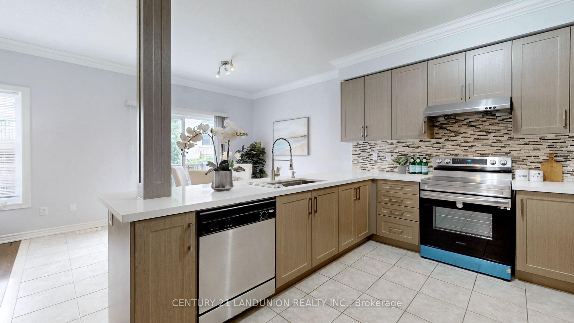 Photo 16 of 29 Greenspire Avenue, Markham, Wismer — HOMEH