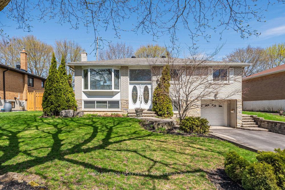 Photo 1 of 20 Bakerdale Road, Markham, Bullock — HOMEH