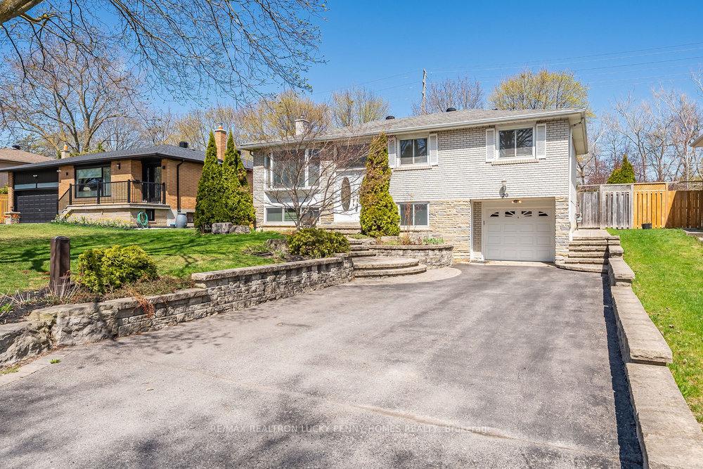 Photo 3 of 20 Bakerdale Road, Markham, Bullock — HOMEH
