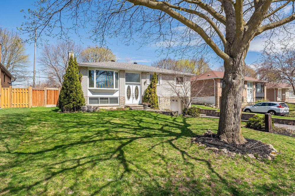 Photo 6 of 20 Bakerdale Road, Markham, Bullock — HOMEH