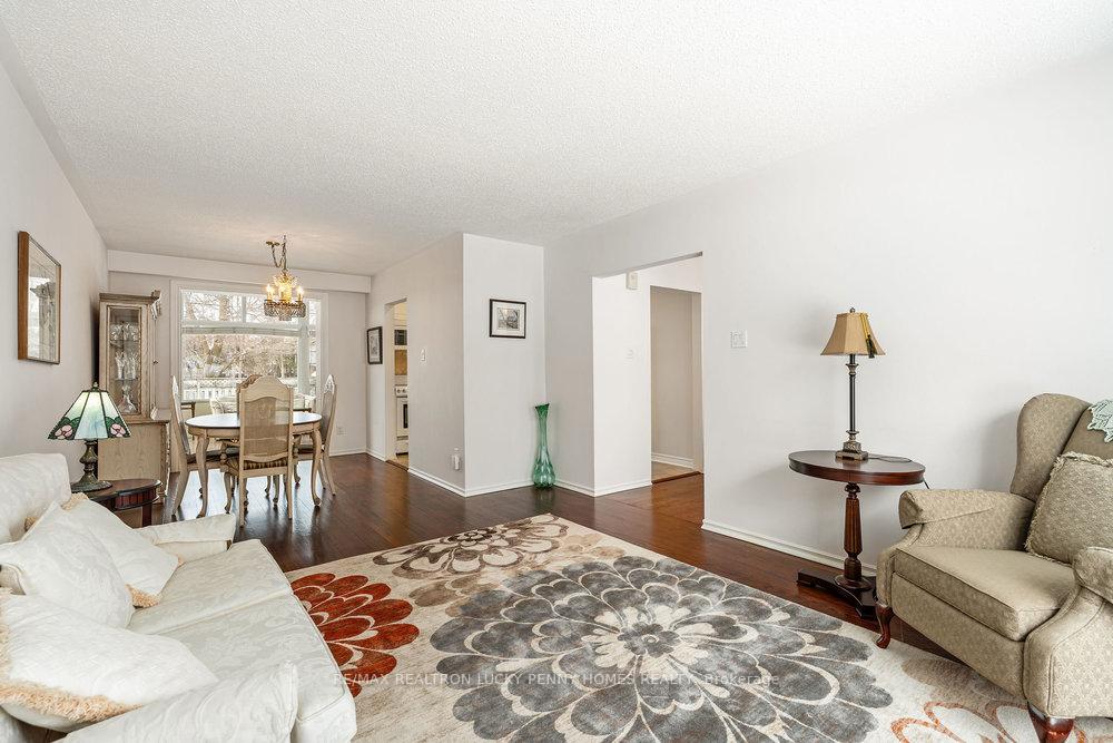 Photo 12 of 20 Bakerdale Road, Markham, Bullock — HOMEH