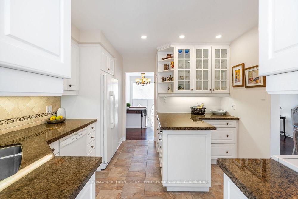 Photo 9 of 20 Bakerdale Road, Markham, Bullock — HOMEH