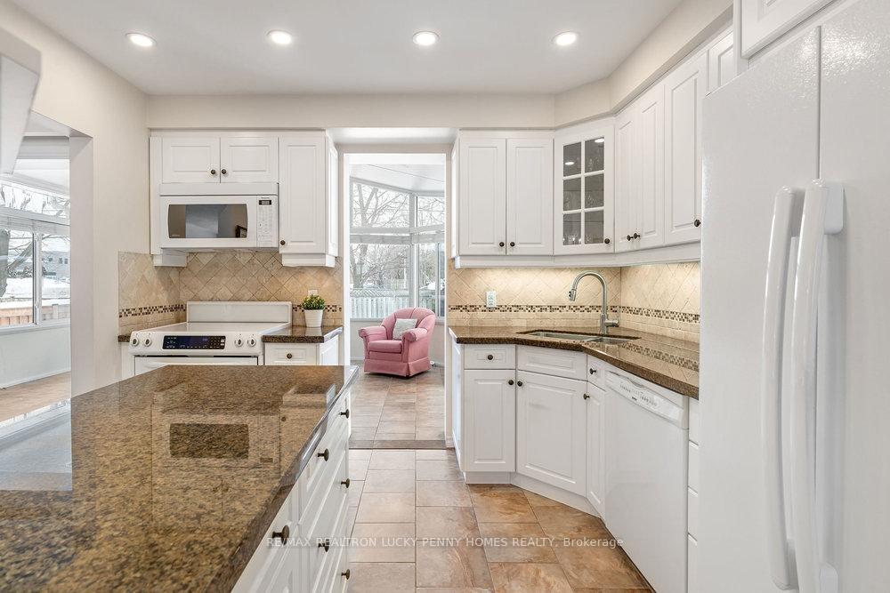 Photo 16 of 20 Bakerdale Road, Markham, Bullock — HOMEH