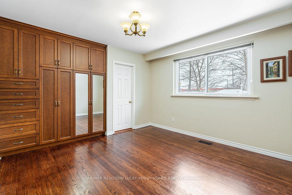 Photo 21 of 20 Bakerdale Road, Markham, Bullock — HOMEH