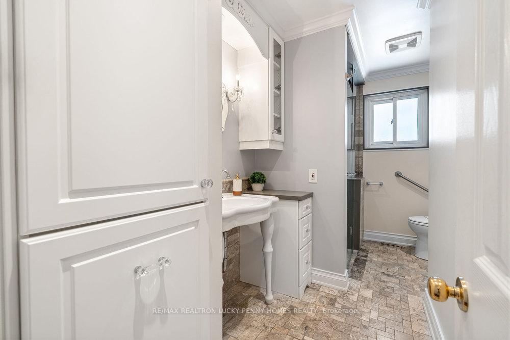 Photo 18 of 20 Bakerdale Road, Markham, Bullock — HOMEH