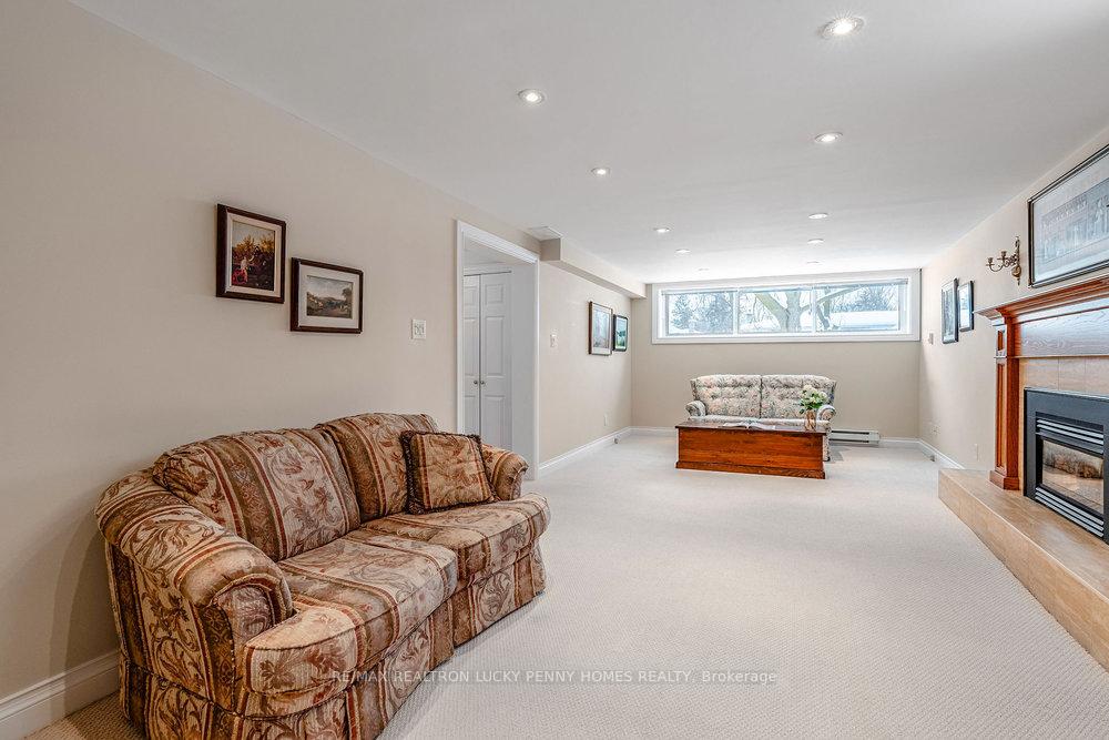 Photo 17 of 20 Bakerdale Road, Markham, Bullock — HOMEH