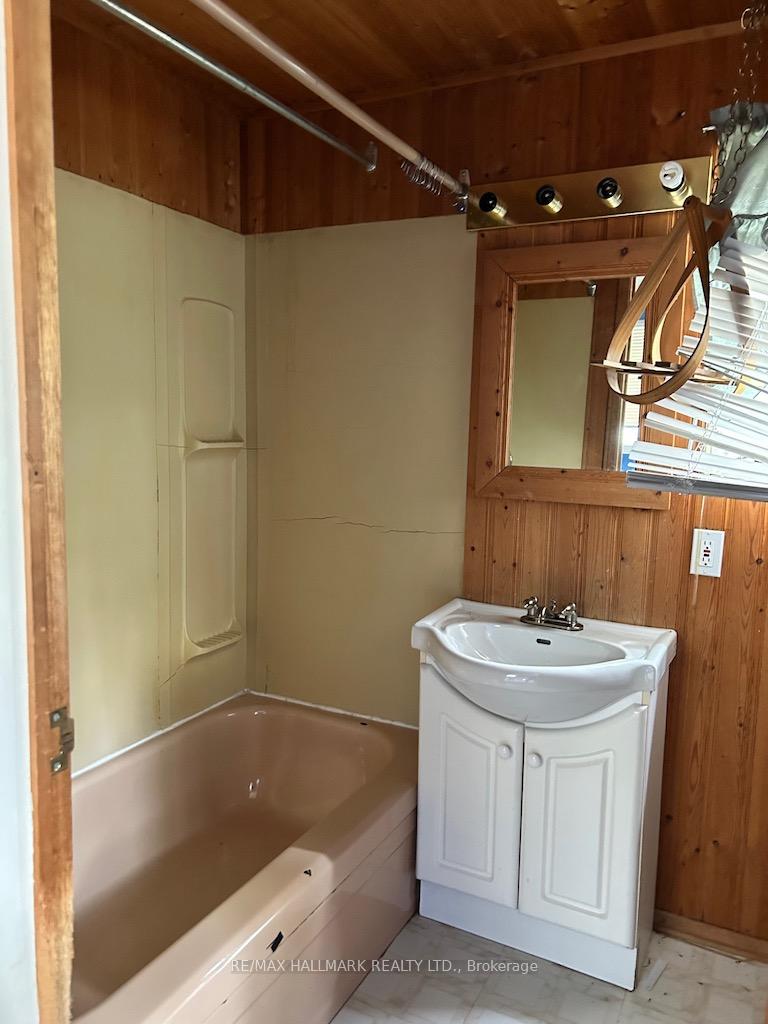 Photo 3 of 190 Fruitland Road, Hamilton, Stoney Creek — HOMEH