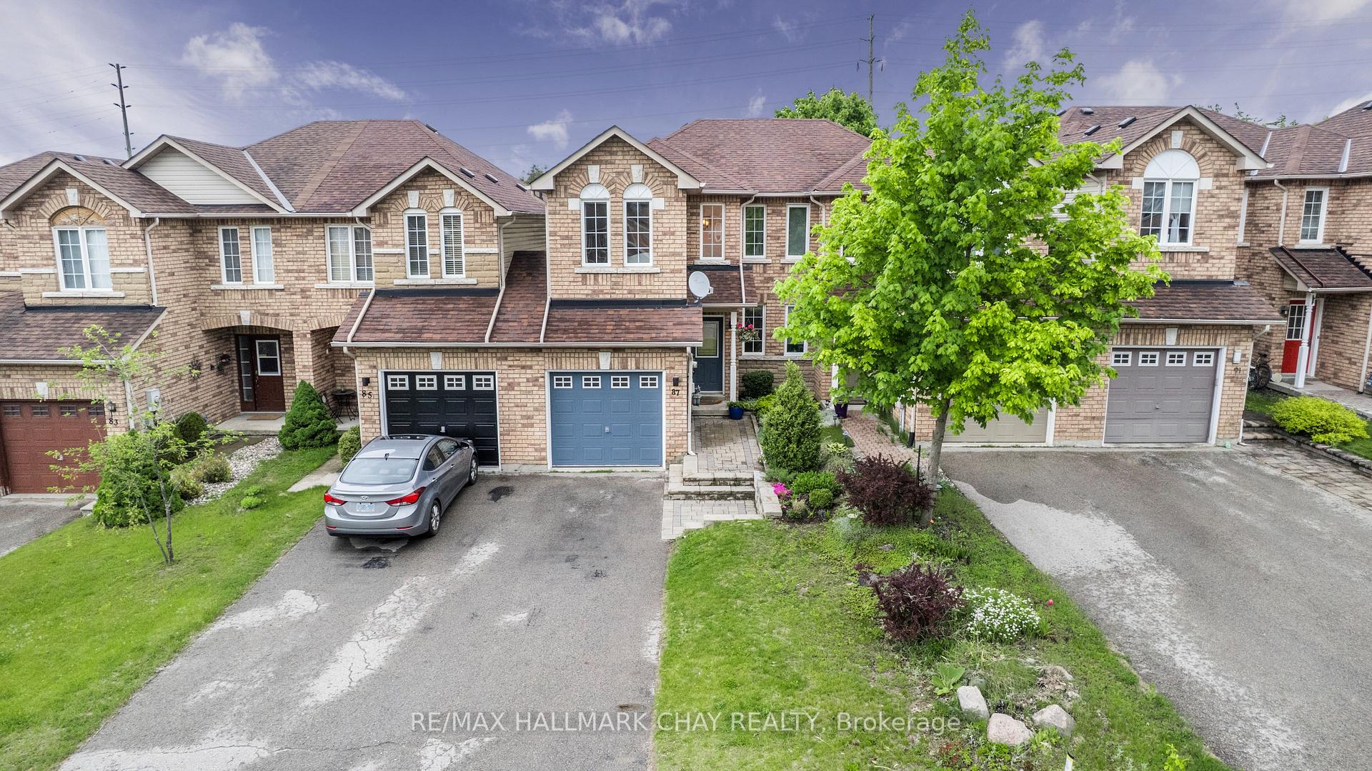 Front of 87 Hawthorne Crescent