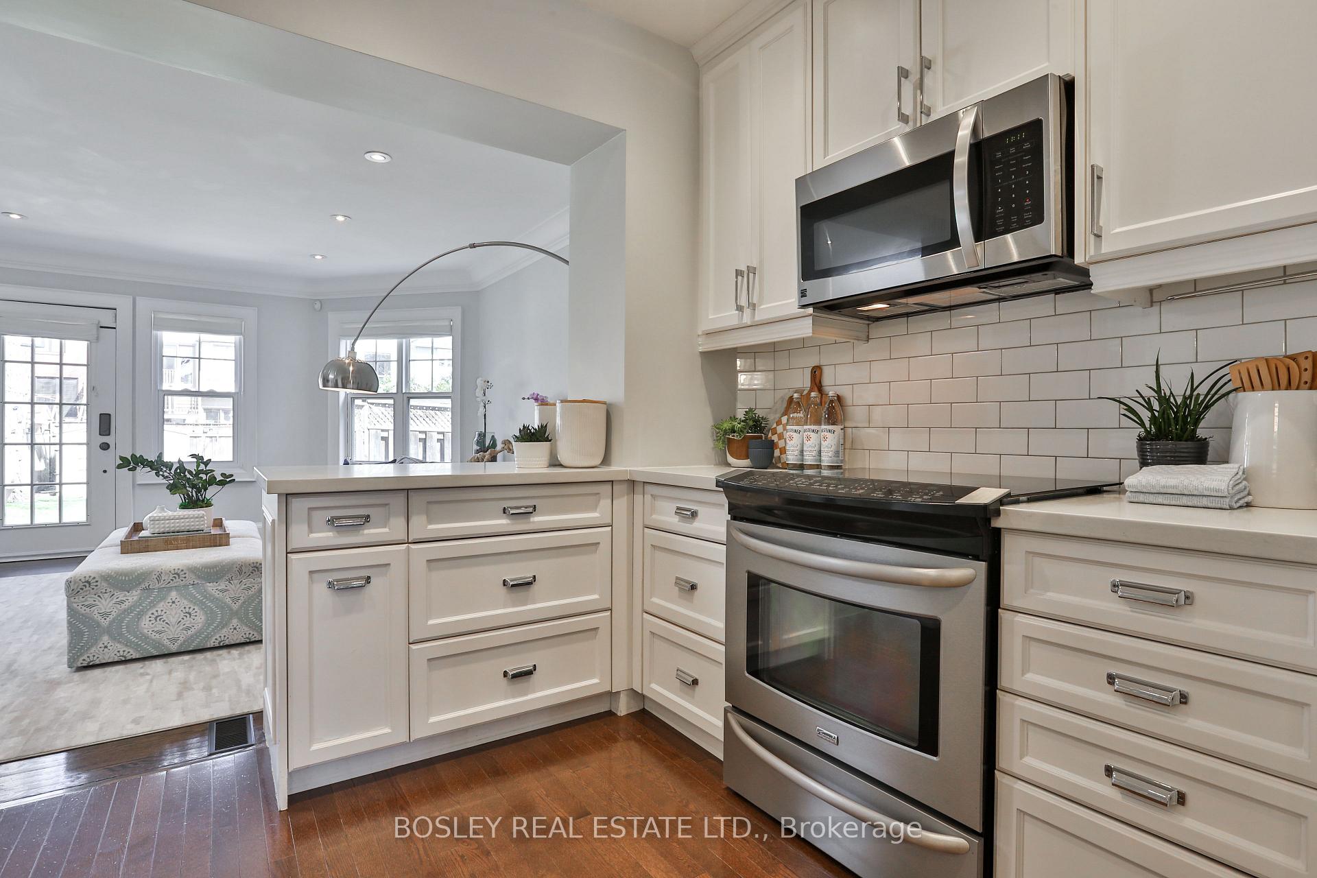 Photo 16 of 516 Millwood Road, Toronto, Mount Pleasant East — HOMEH