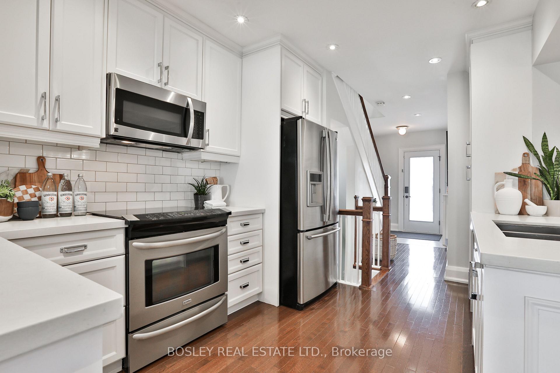 Photo 10 of 516 Millwood Road, Toronto, Mount Pleasant East — HOMEH