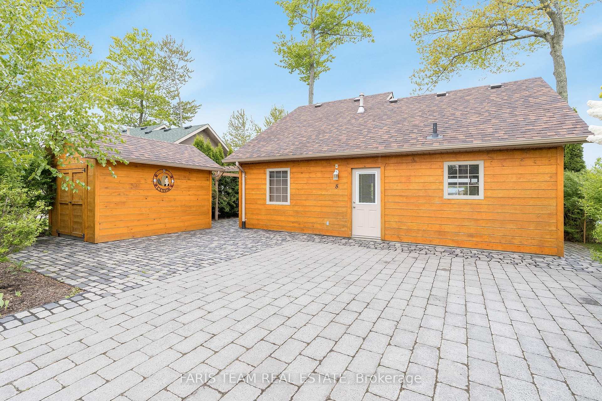 Photo 1 of 8 Cabin Crescent, Wasaga Beach — HOMEH