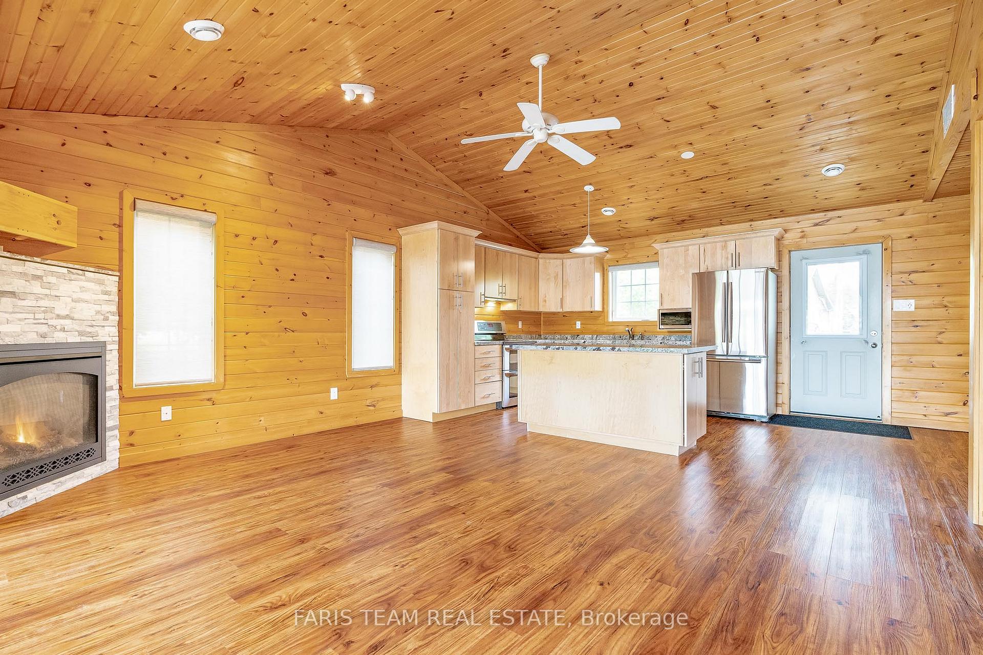 Photo 31 of 8 Cabin Crescent, Wasaga Beach — HOMEH