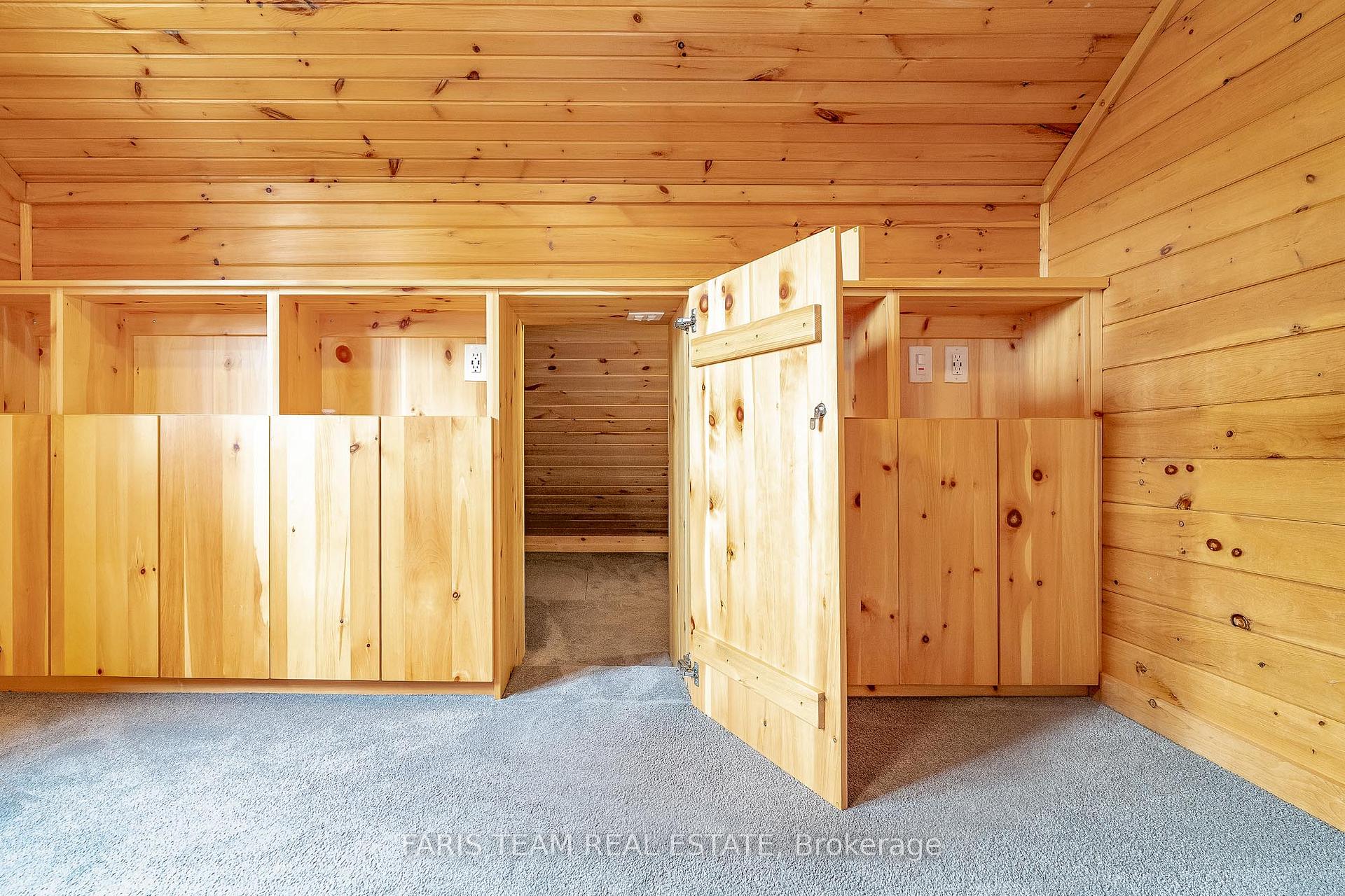 Photo 13 of 8 Cabin Crescent, Wasaga Beach — HOMEH