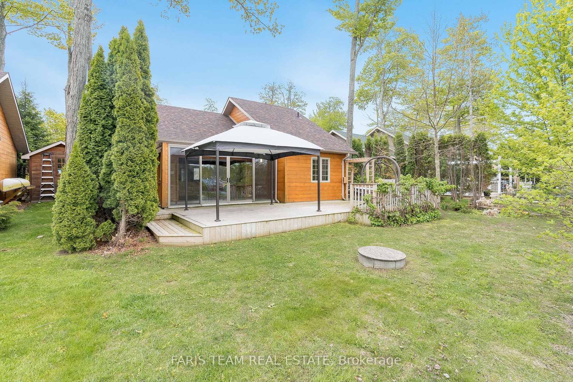 Photo 19 of 8 Cabin Crescent, Wasaga Beach — HOMEH