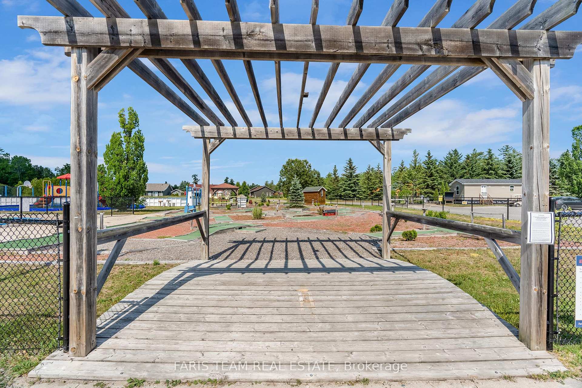 Photo 20 of 8 Cabin Crescent, Wasaga Beach — HOMEH