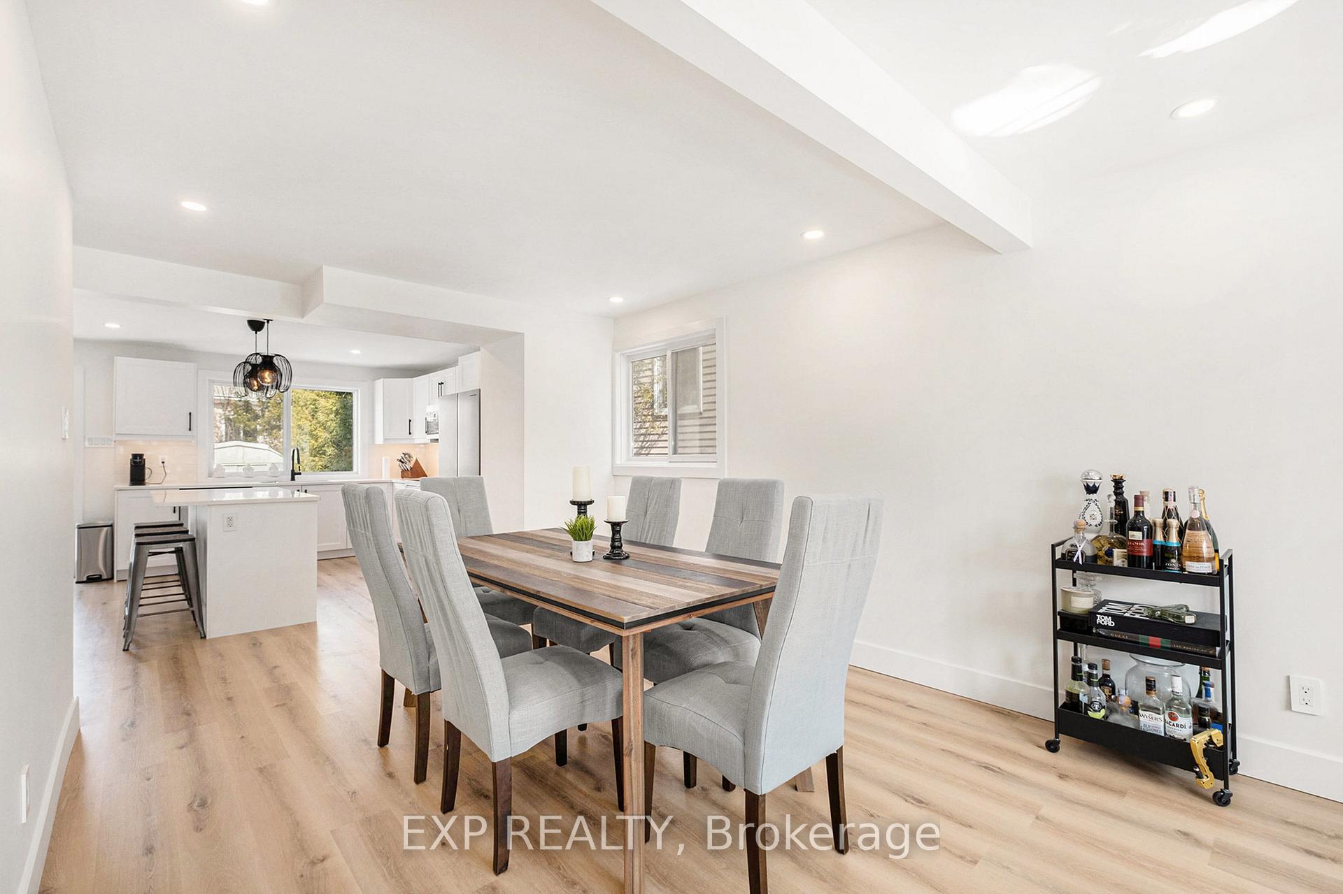 Photo 5 of 16 Weybridge Drive, Ottawa, Barrhaven - Cedargrove/Fraserdale — HOMEH