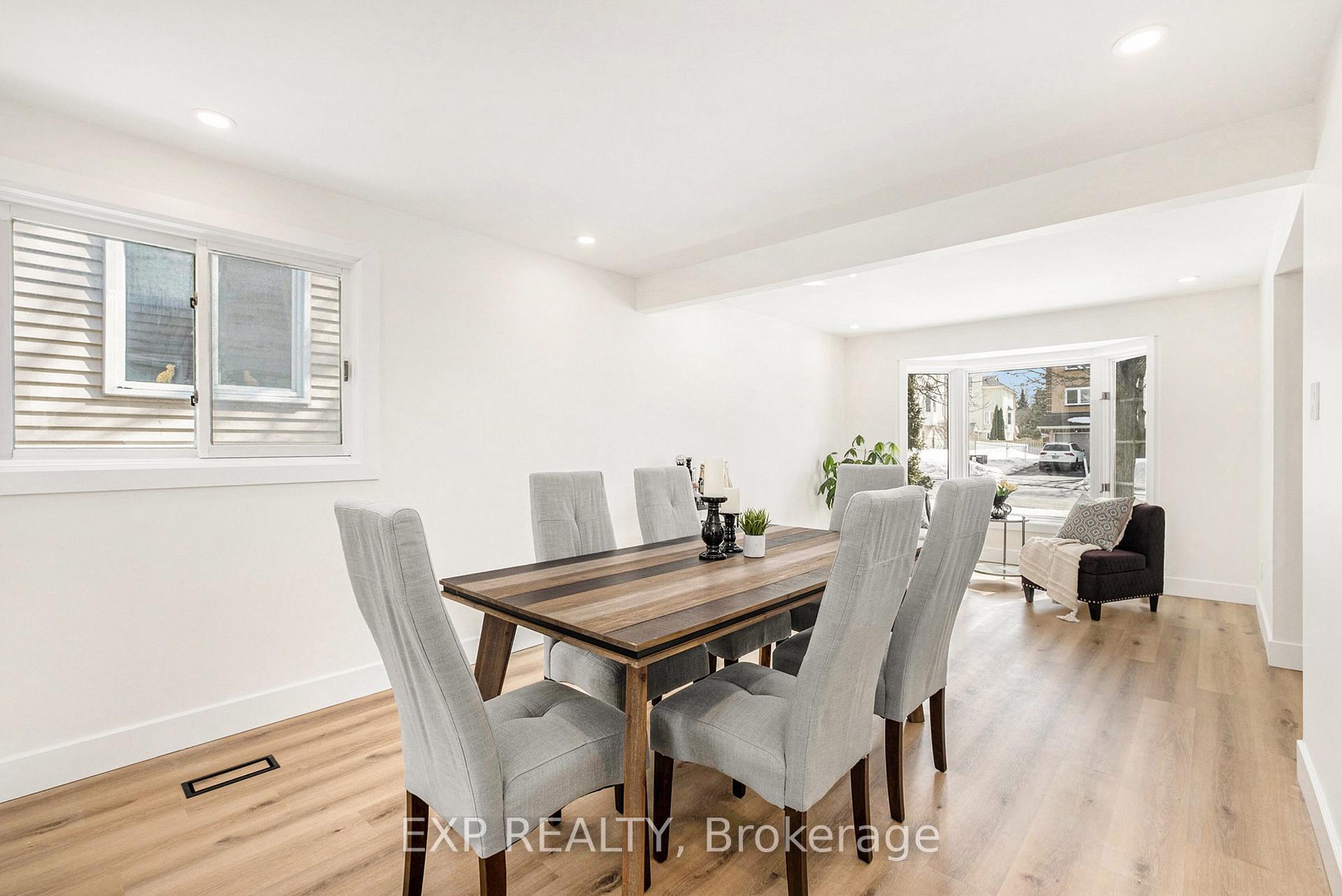 Photo 6 of 16 Weybridge Drive, Ottawa, Barrhaven - Cedargrove/Fraserdale — HOMEH
