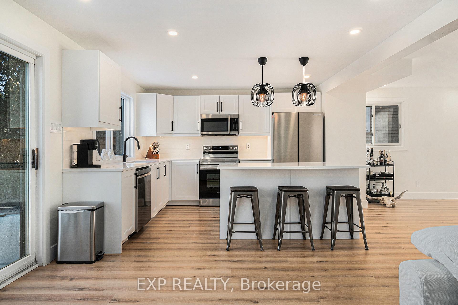 Photo 8 of 16 Weybridge Drive, Ottawa, Barrhaven - Cedargrove/Fraserdale — HOMEH