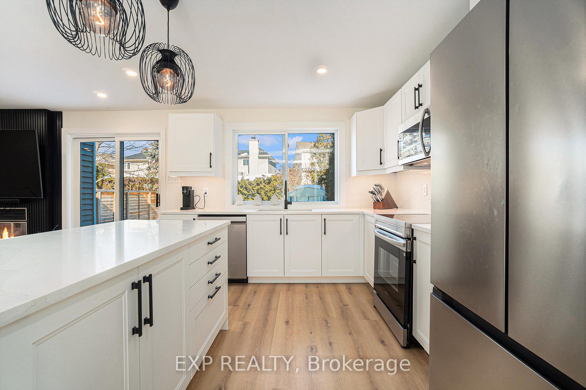 Photo 10 of 16 Weybridge Drive, Ottawa, Barrhaven - Cedargrove/Fraserdale — HOMEH