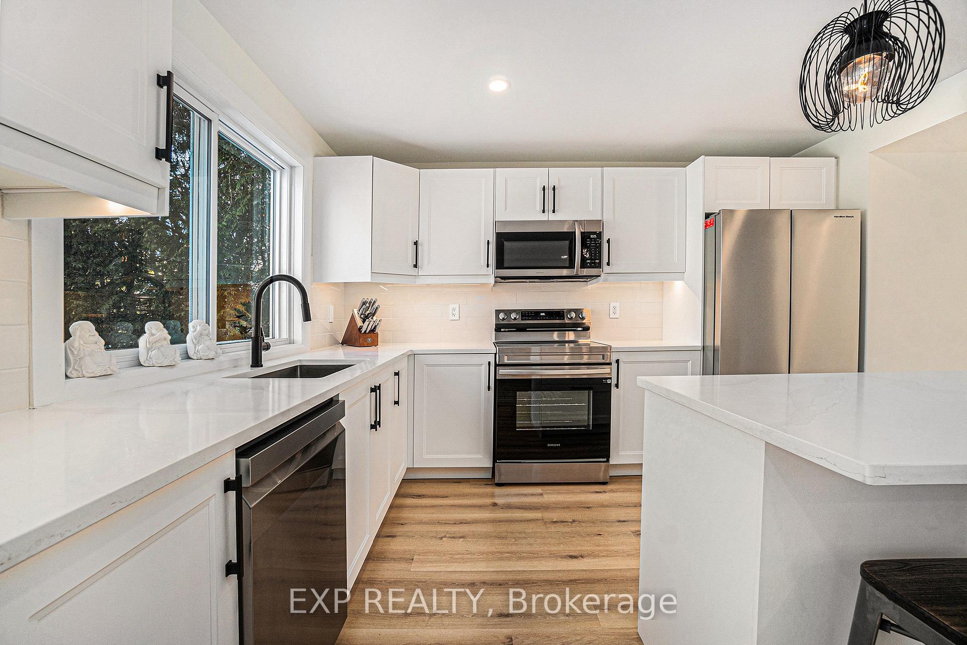 Photo 11 of 16 Weybridge Drive, Ottawa, Barrhaven - Cedargrove/Fraserdale — HOMEH