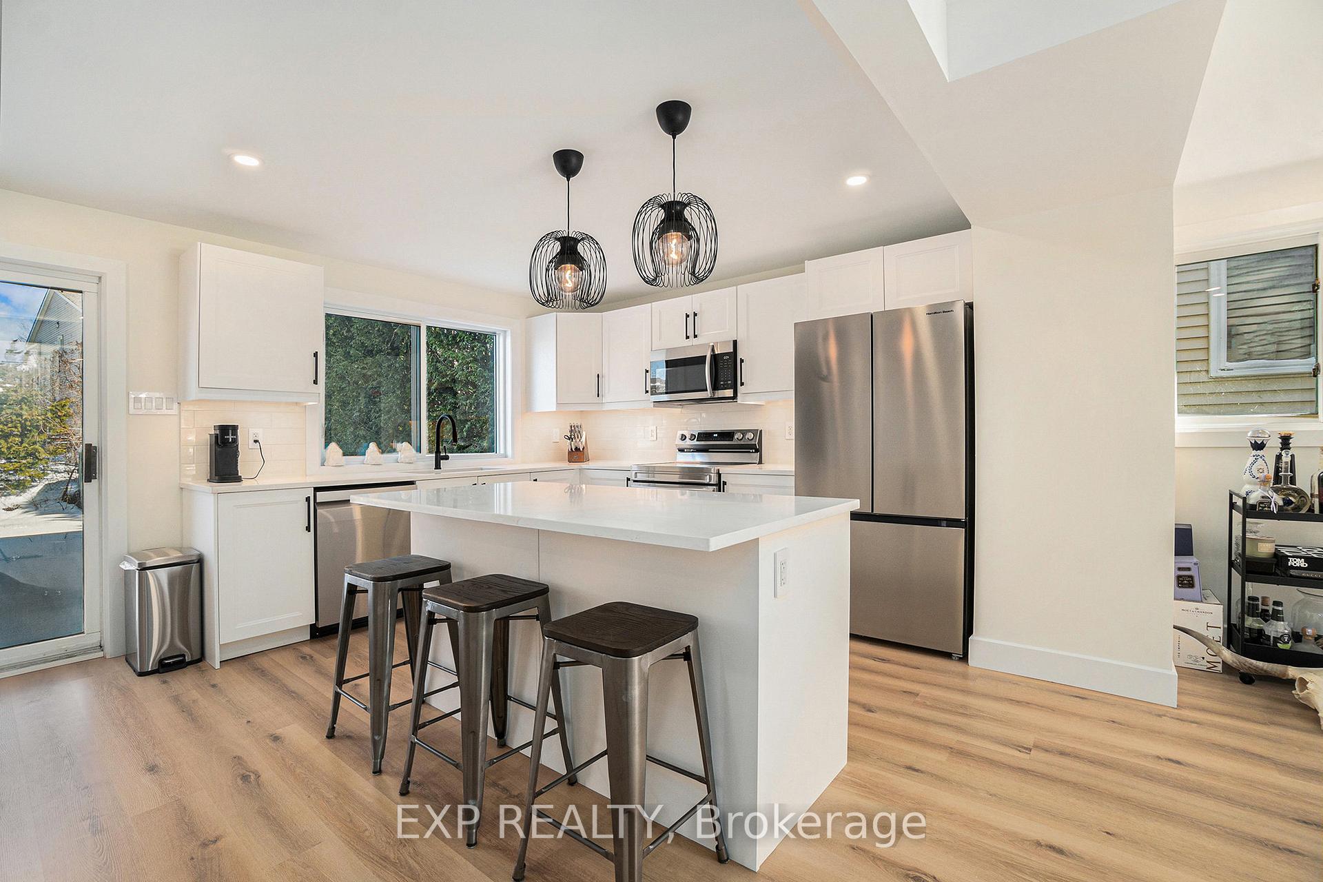 Photo 13 of 16 Weybridge Drive, Ottawa, Barrhaven - Cedargrove/Fraserdale — HOMEH
