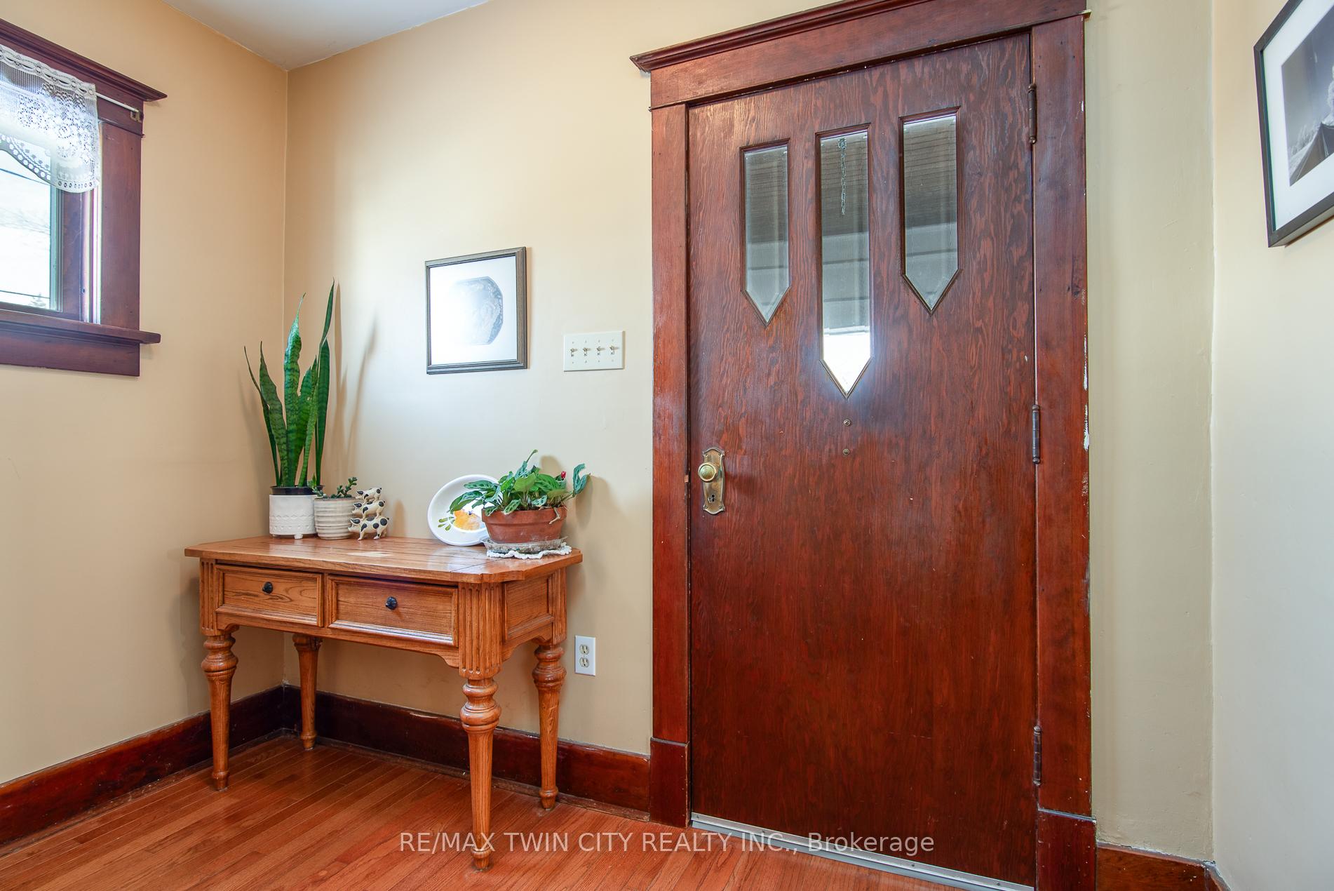 Photo 3 of 3640 Nafziger Road, Wellesley — HOMEH