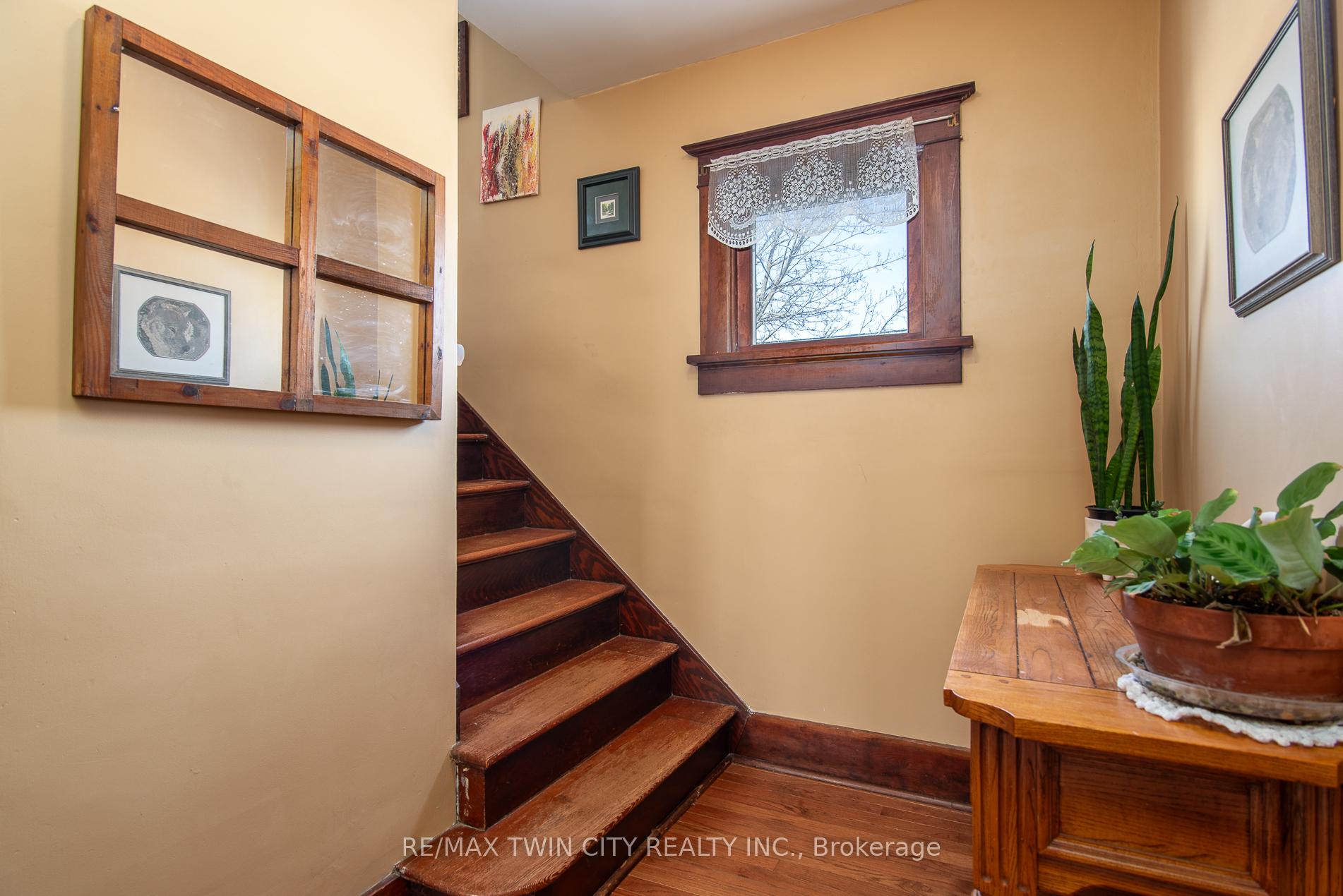 Photo 4 of 3640 Nafziger Road, Wellesley — HOMEH