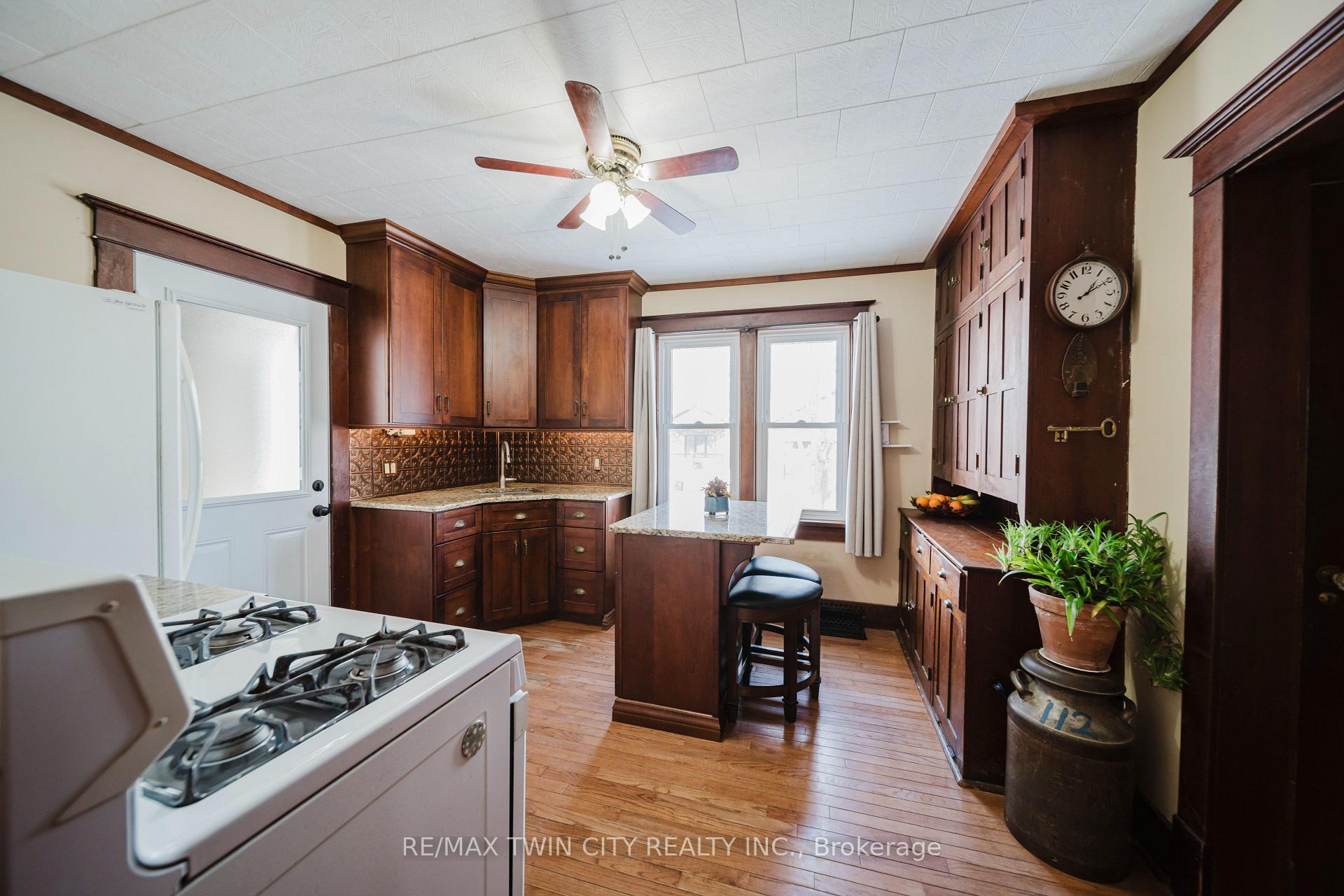 Photo 11 of 3640 Nafziger Road, Wellesley — HOMEH
