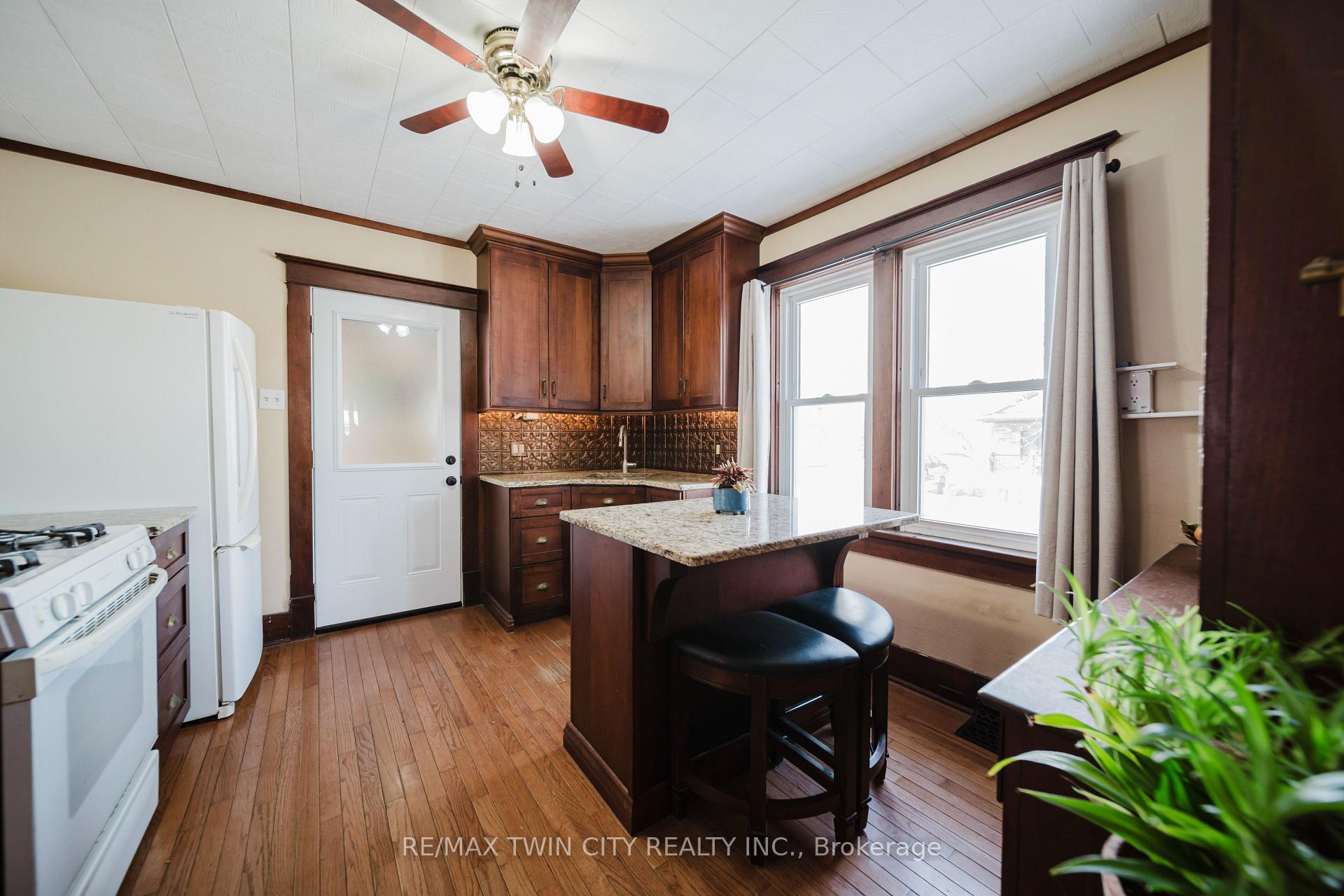Photo 12 of 3640 Nafziger Road, Wellesley — HOMEH