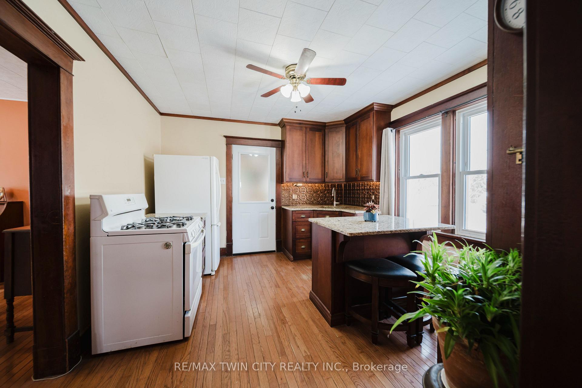 Photo 16 of 3640 Nafziger Road, Wellesley — HOMEH