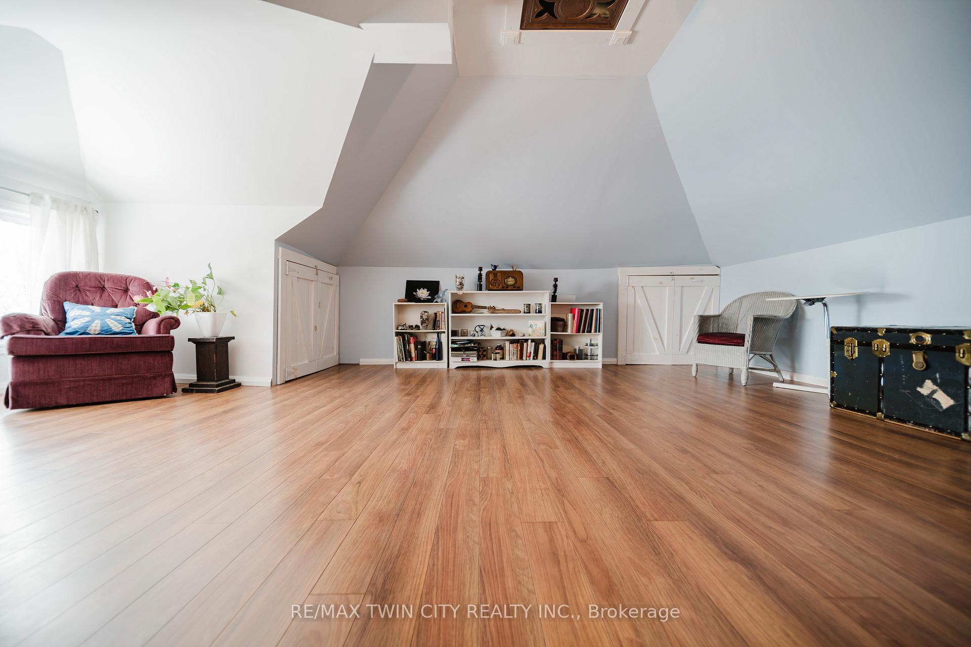 Photo 24 of 3640 Nafziger Road, Wellesley — HOMEH