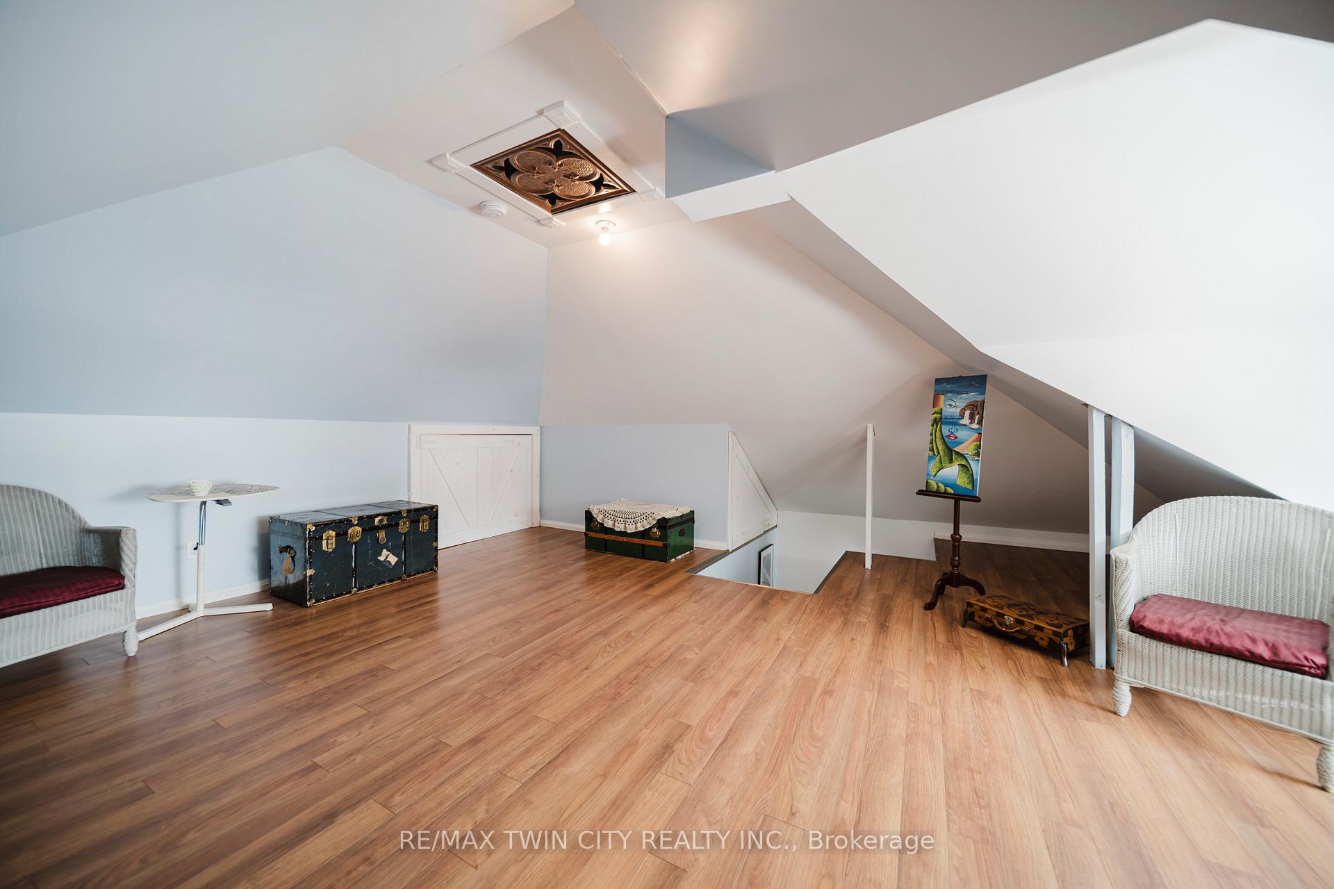 Photo 25 of 3640 Nafziger Road, Wellesley — HOMEH