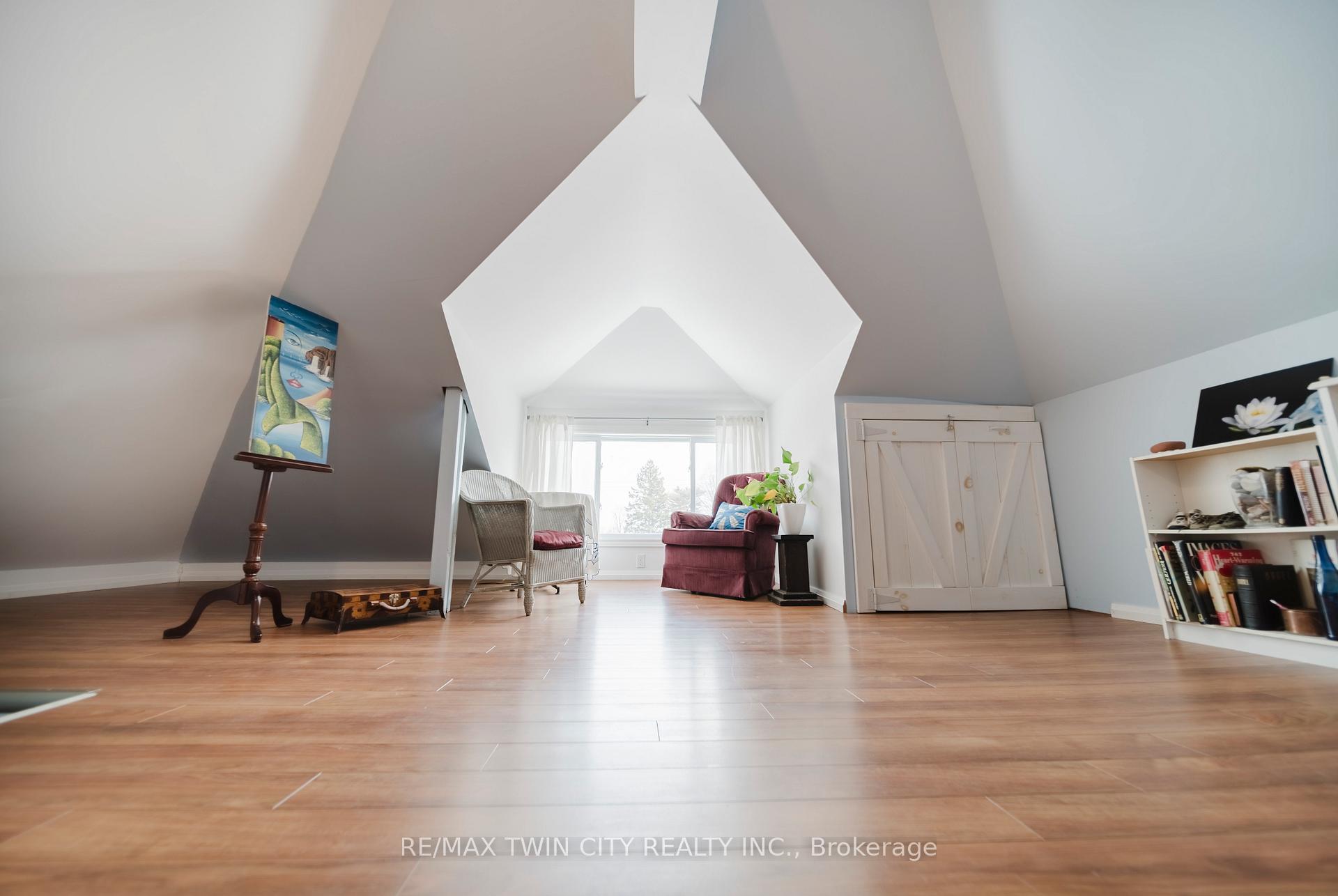 Photo 33 of 3640 Nafziger Road, Wellesley — HOMEH
