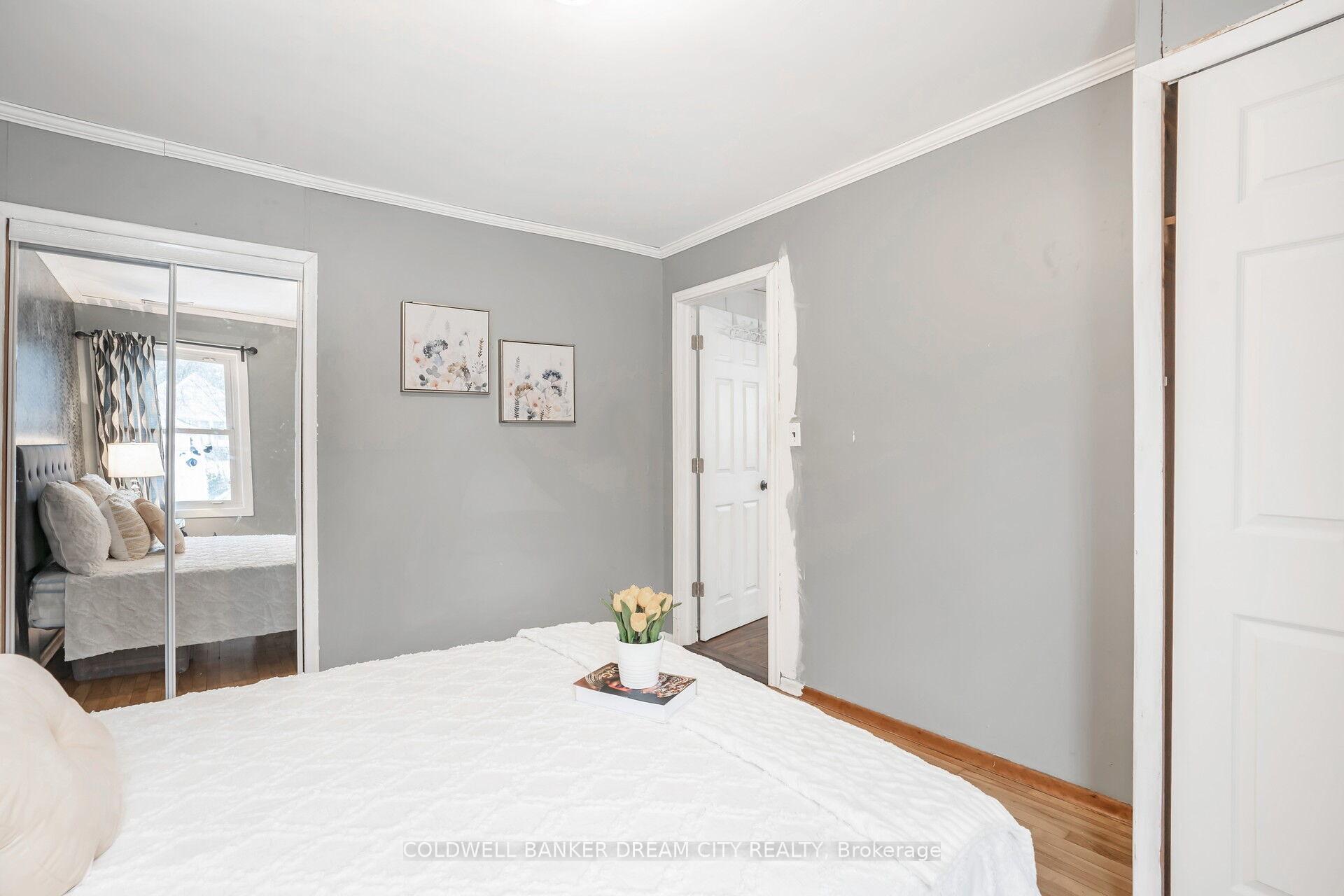 Photo 15 of 528 Upper Wentworth Street, Hamilton, Inch Park — HOMEH