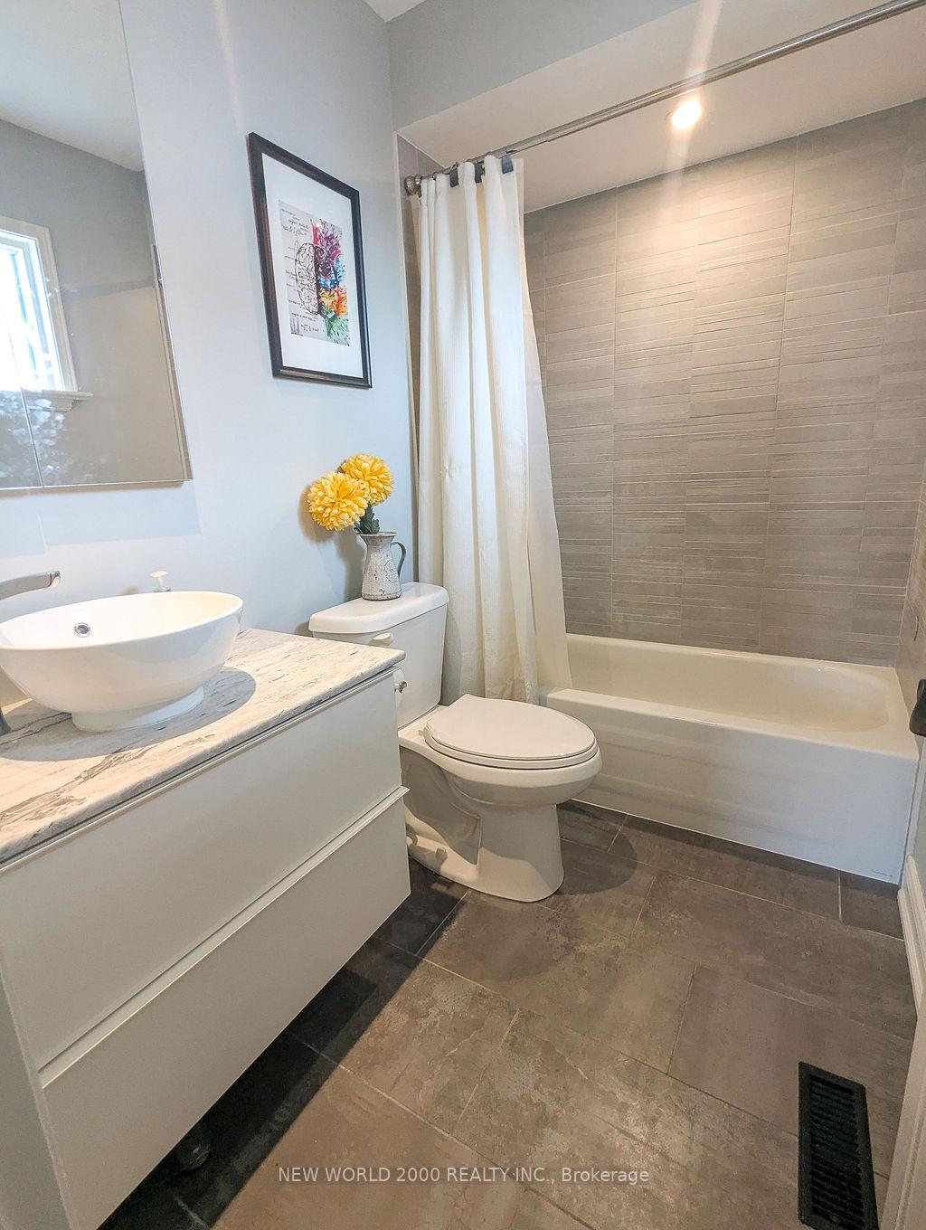 Photo 17 of 3 Rundle Crescent, Barrie, Holly — HOMEH