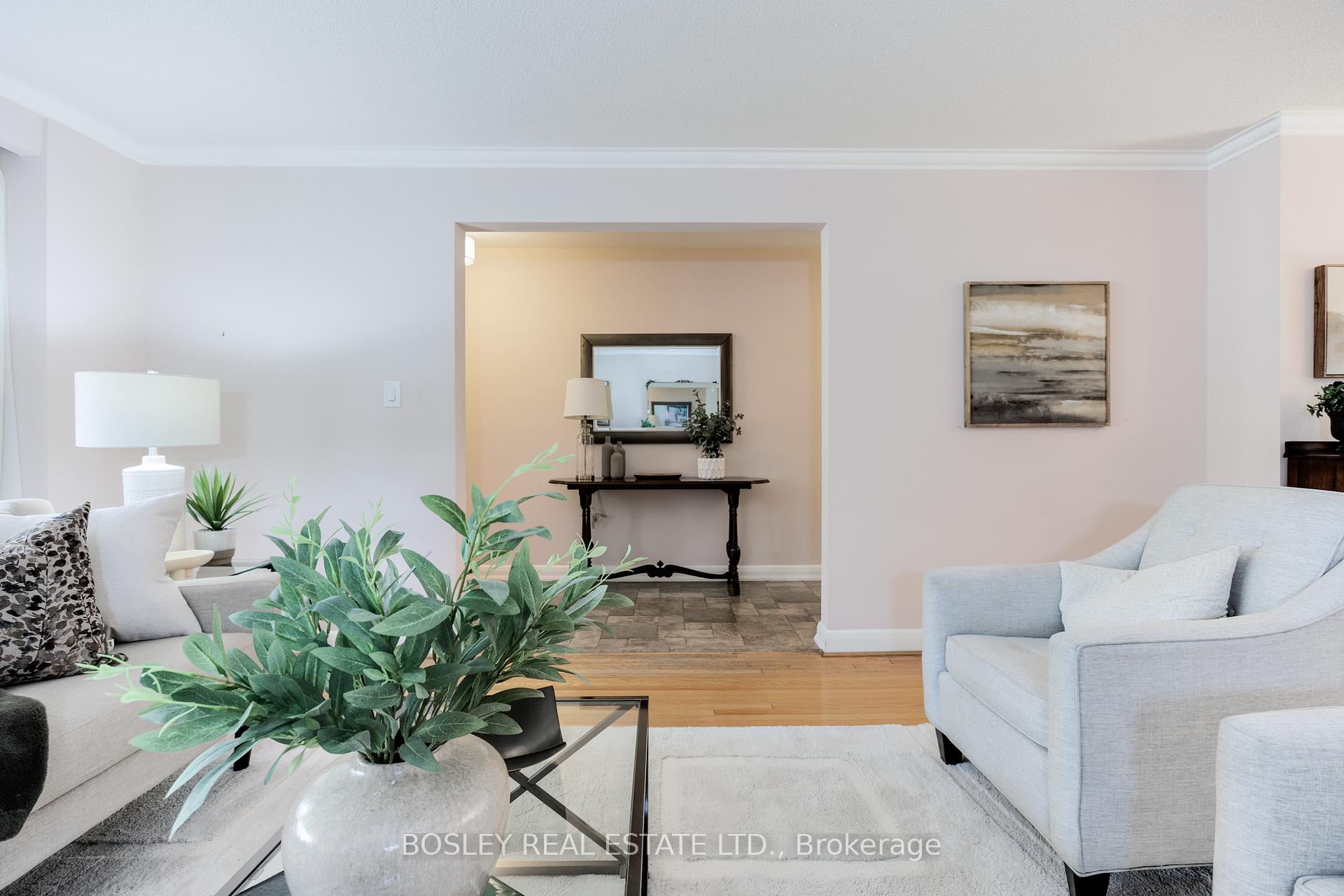 Photo 5 of 265 Chaplin Crescent, Toronto, Forest Hill South — HOMEH